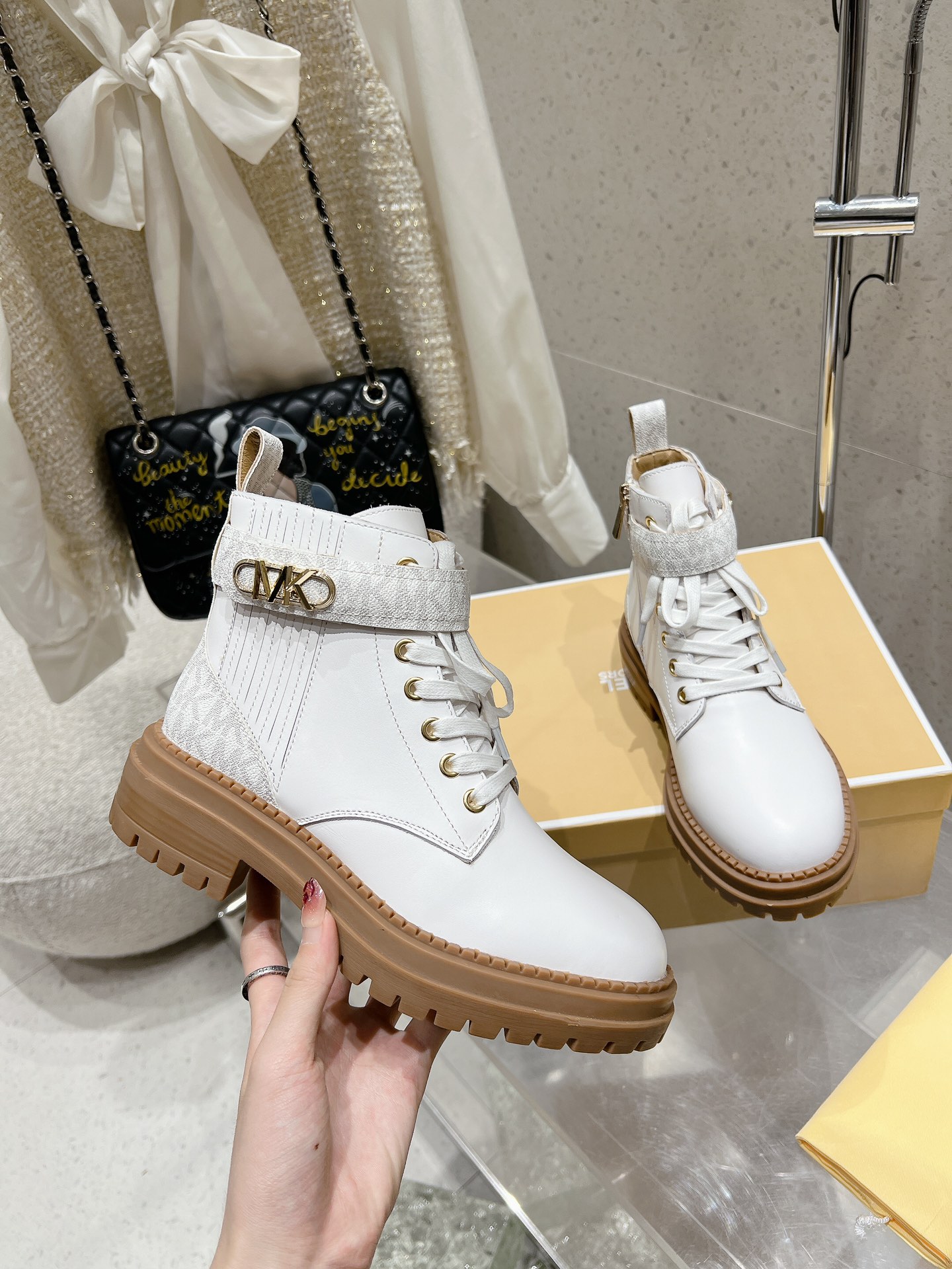 Michael Kors MK New Martin Boots: Premium Materials, Synchronized Distribution, Superior Quality. - 图片 5