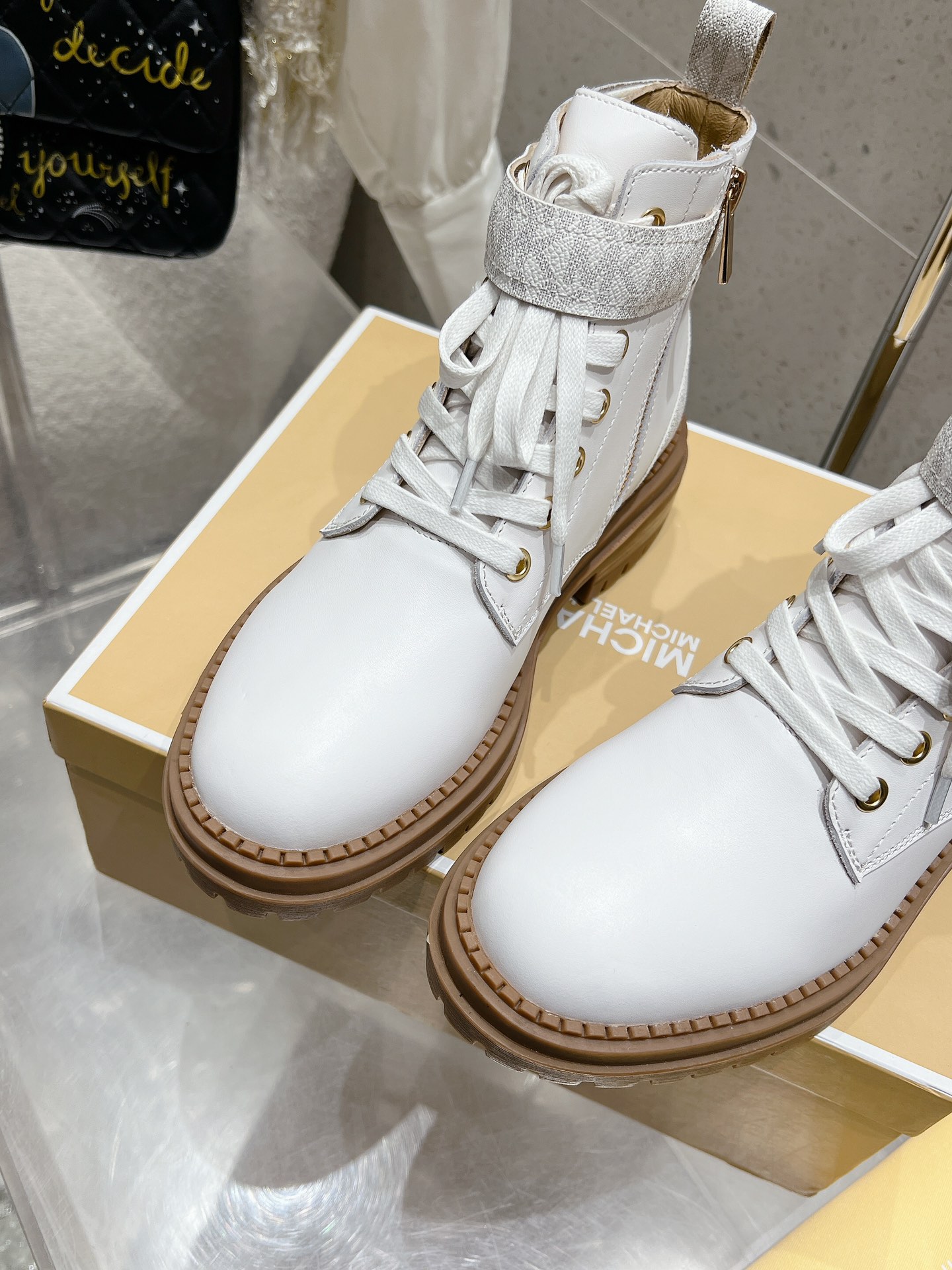 Michael Kors MK New Martin Boots: Premium Materials, Synchronized Distribution, Superior Quality. - 图片 6