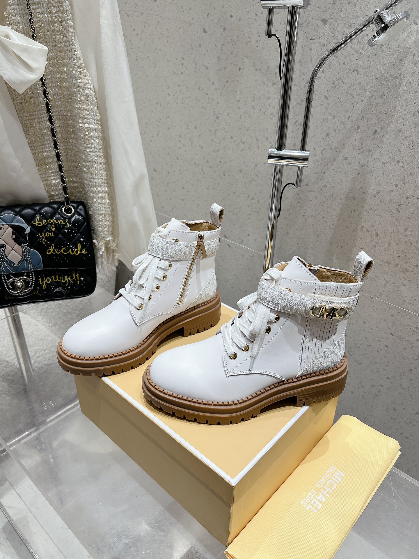 Michael Kors MK New Martin Boots: Premium Materials, Synchronized Distribution, Superior Quality. - 图片 2
