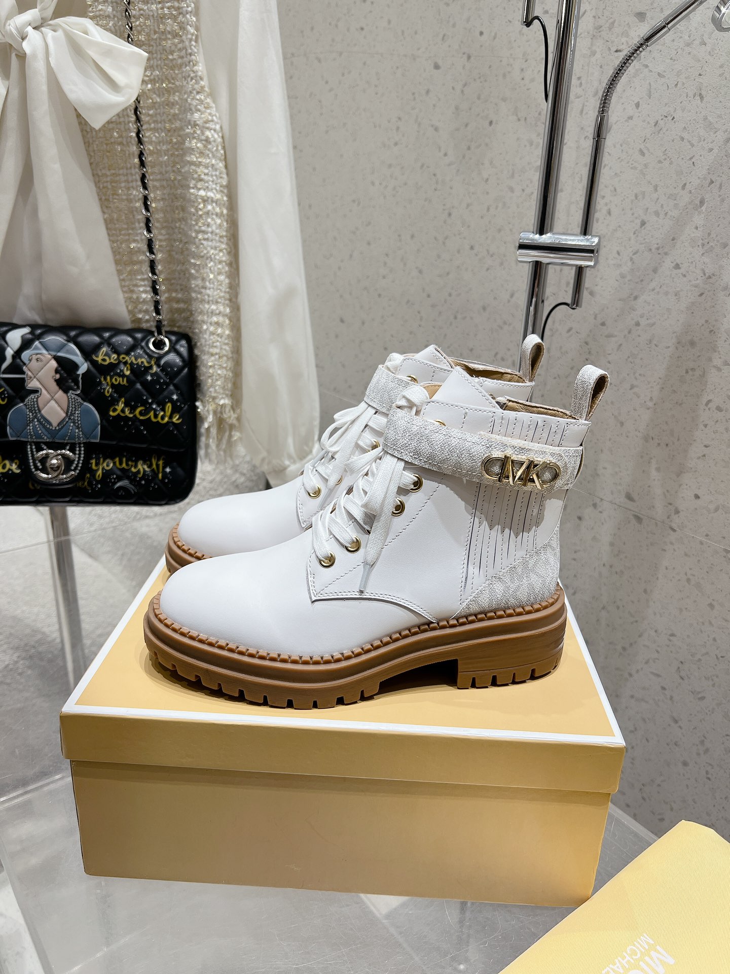Michael Kors MK New Martin Boots: Premium Materials, Synchronized Distribution, Superior Quality. - 图片 4