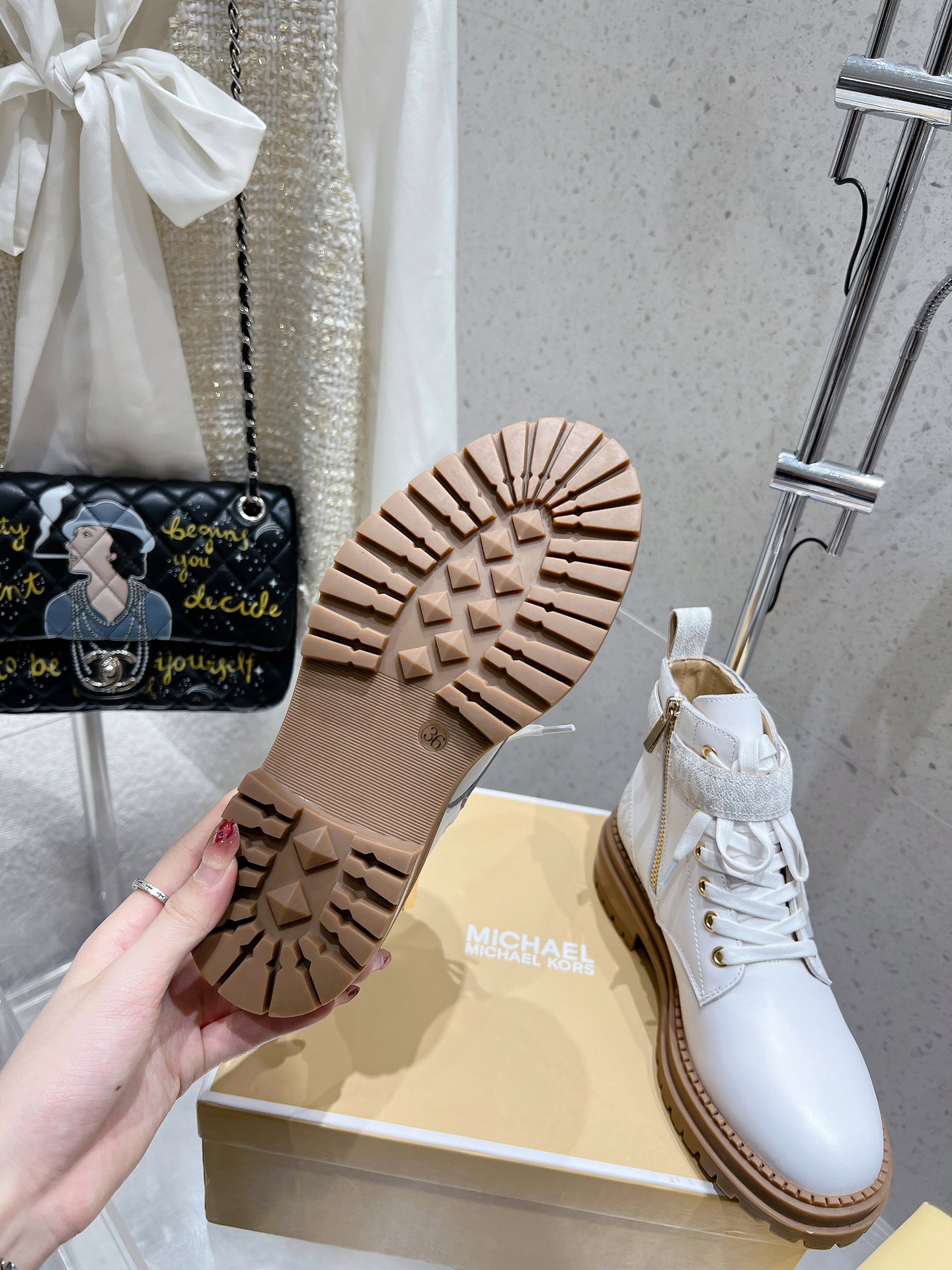 Michael Kors MK New Martin Boots: Premium Materials, Synchronized Distribution, Superior Quality. - 图片 9