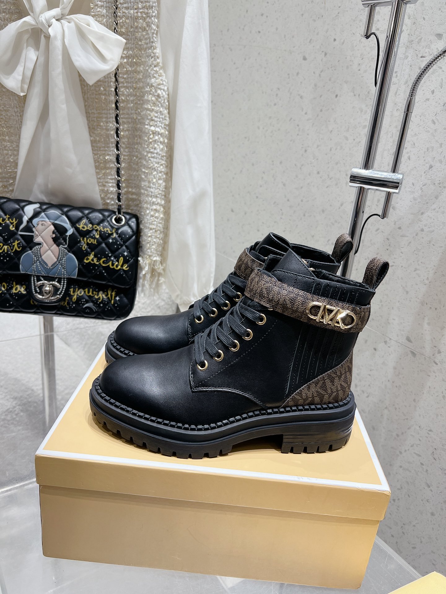 Michael Kors New Martin Boots: Imported Materials, Premium Quality, Size Range 35-41 - 图片 4