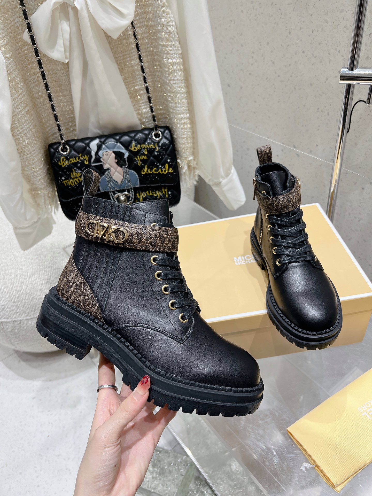 Michael Kors New Martin Boots: Imported Materials, Premium Quality, Size Range 35-41 - 图片 5