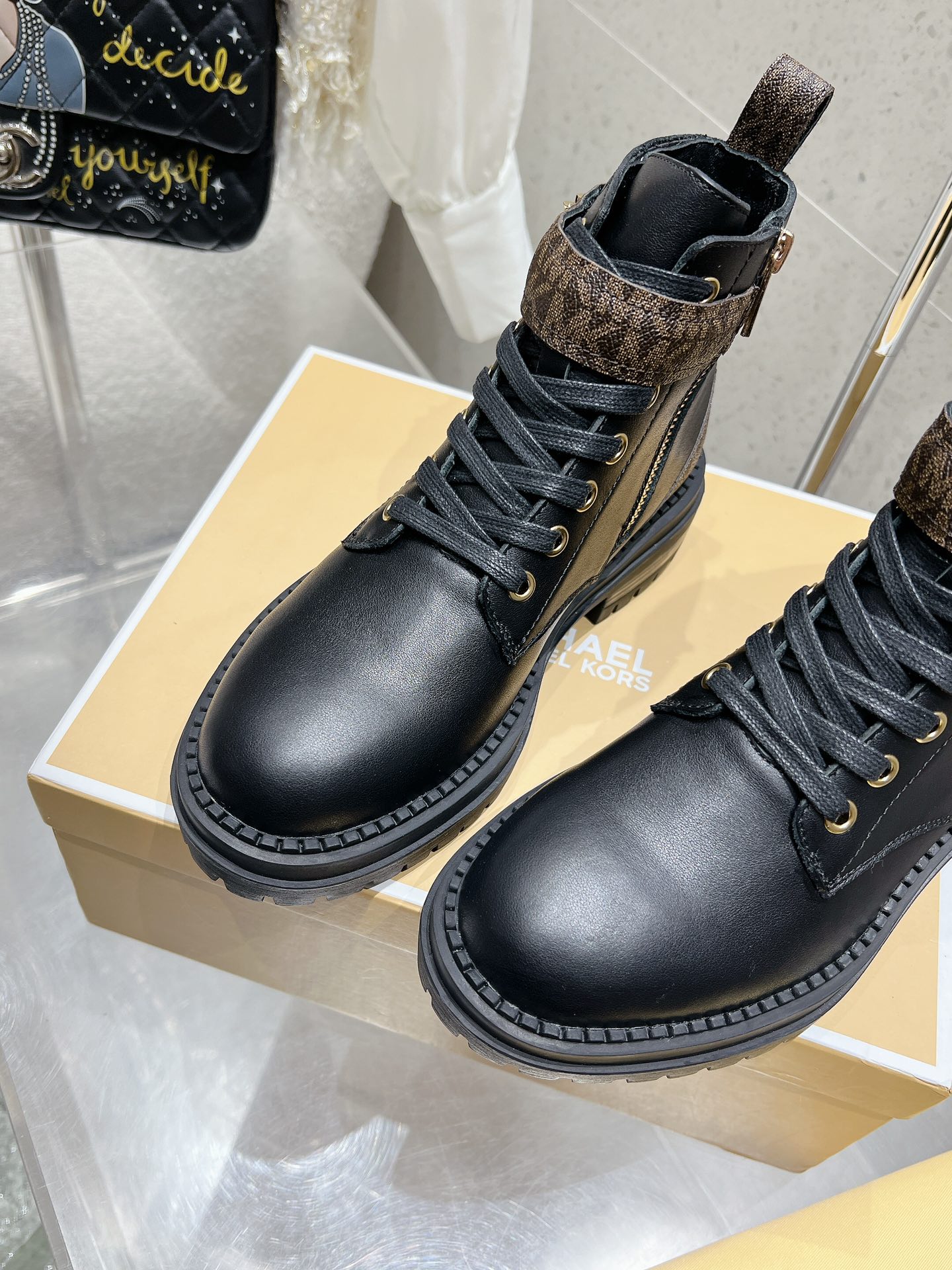Michael Kors New Martin Boots: Imported Materials, Premium Quality, Size Range 35-41 - 图片 6