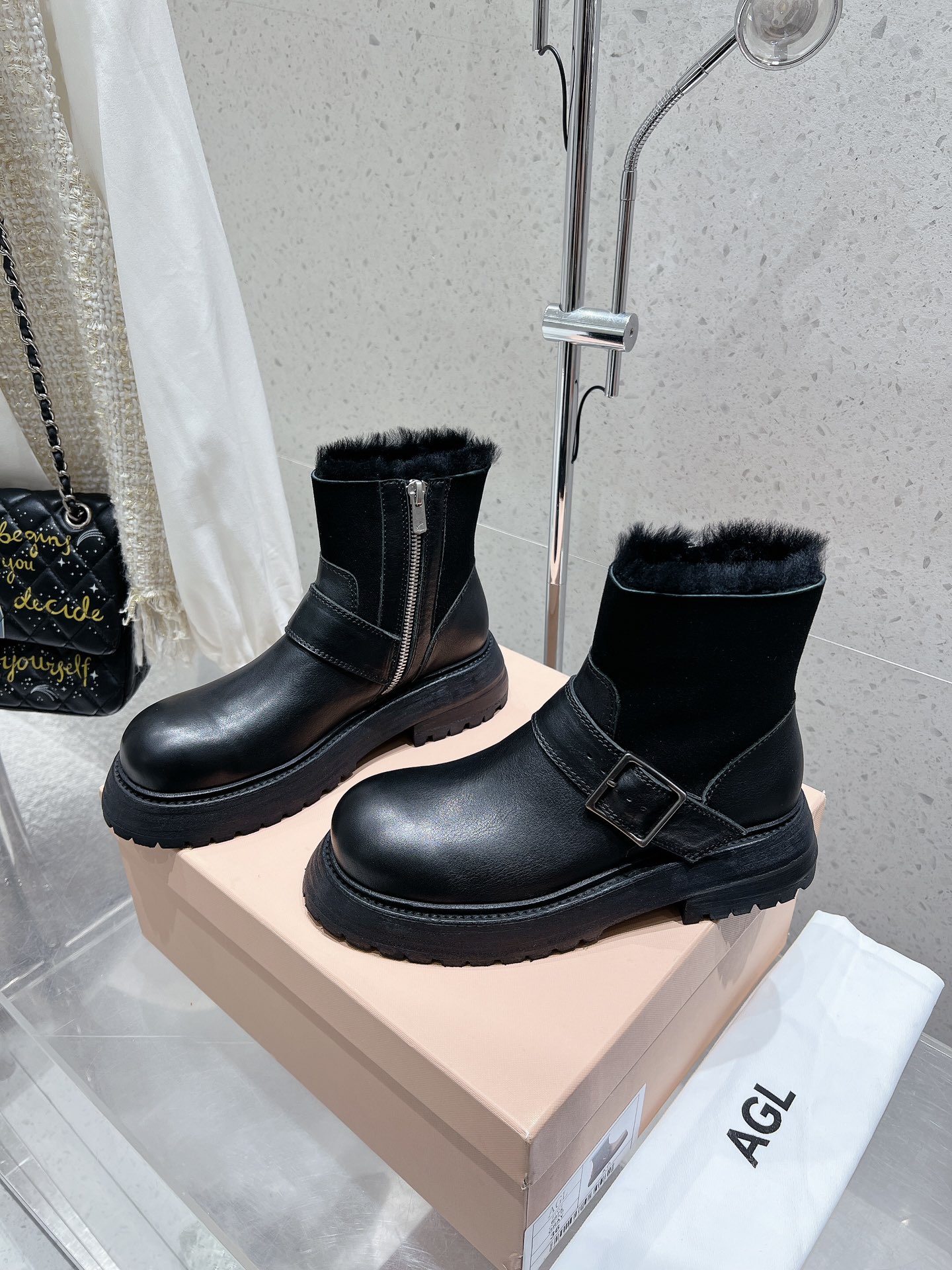Luxurious Short Boots: AGL 24ss Collection Overview - 图片 2