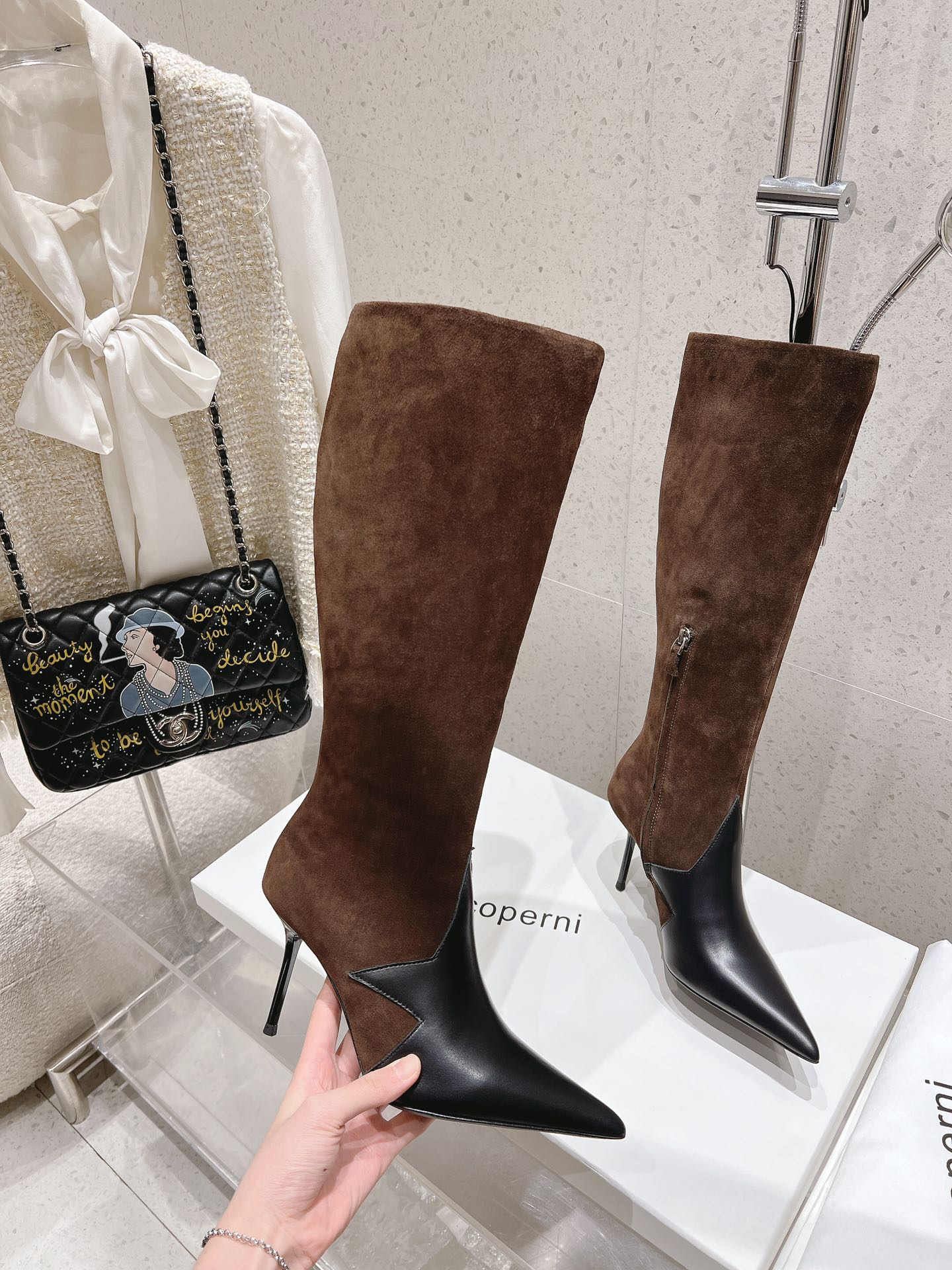 Stylish Designer Coperni: Unique Fashion Shoes for Fall/Winter - 图片 5