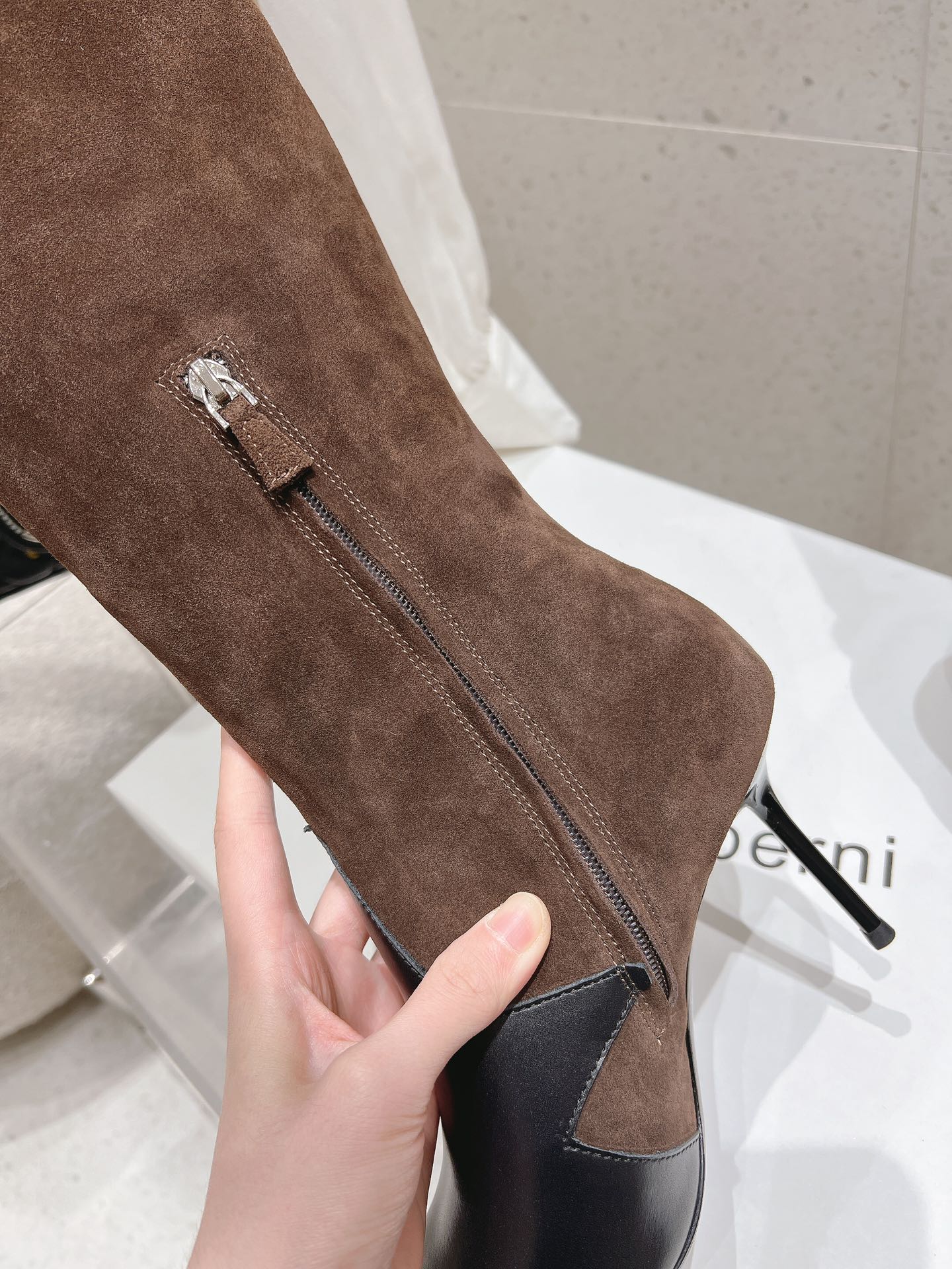 Stylish Designer Coperni: Unique Fashion Shoes for Fall/Winter - 图片 6