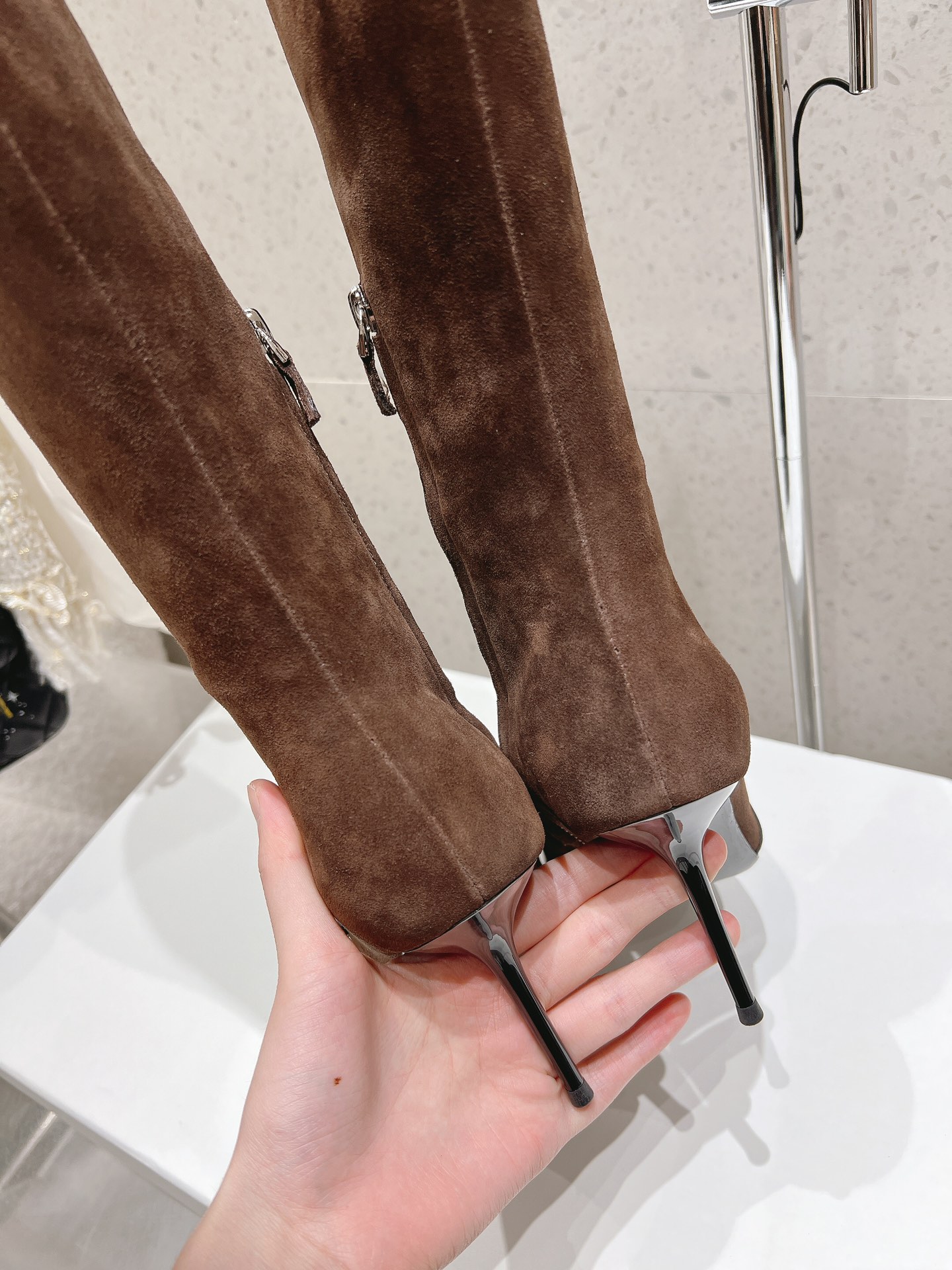 Stylish Designer Coperni: Unique Fashion Shoes for Fall/Winter - 图片 8