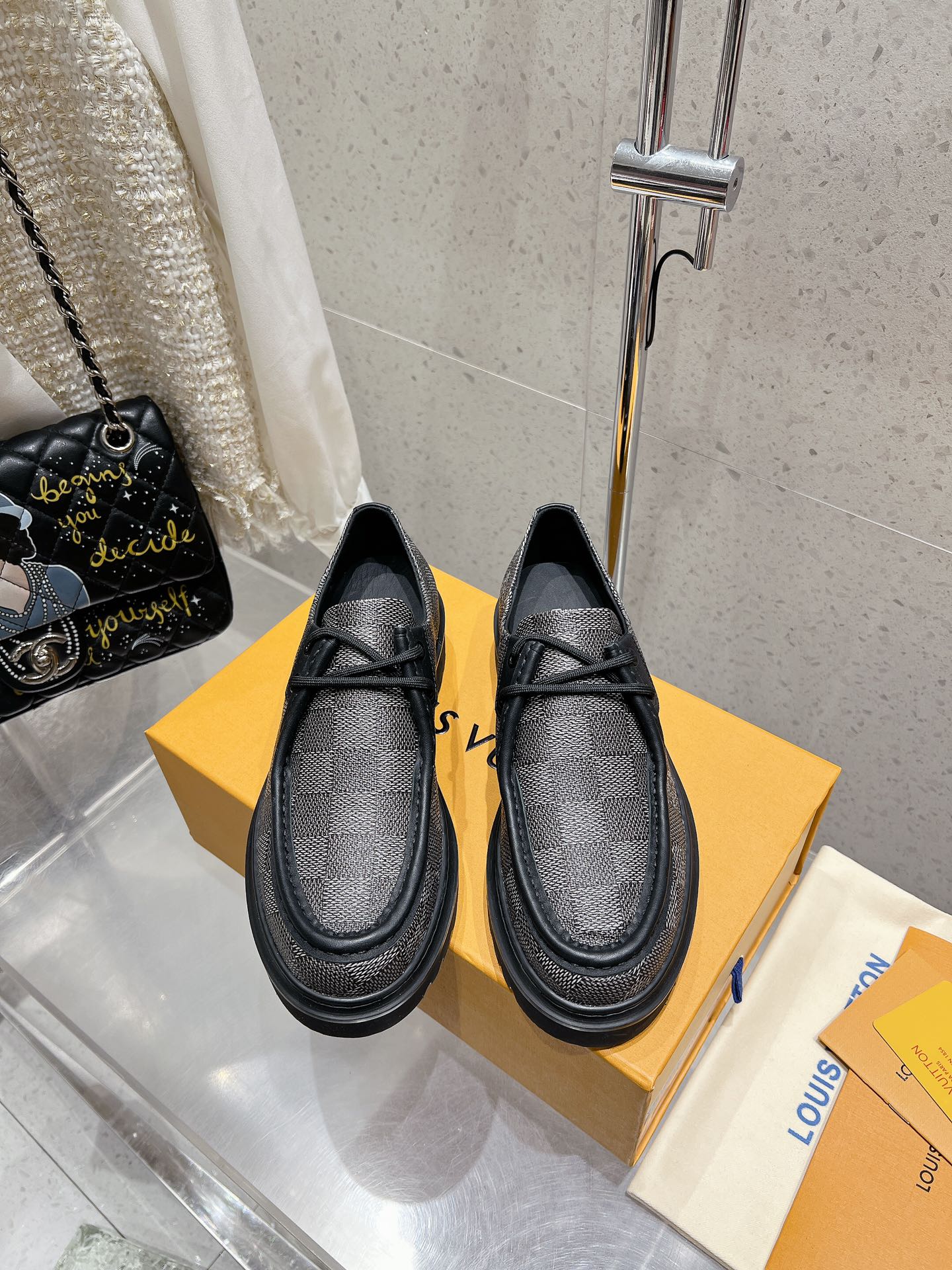 NO:163967,LV autumn and winter new thick-soled loafers imported upper cowhide imported cowhide inner cowhide original molded foam rubber sole SIZE women 35-39 men 40-44 (40 45 custom made without return or exchange), loafers, louis vuitton,loafers,cowhide19860909LV 秋冬新款厚底乐福鞋 鞋面进口牛皮 内里进口牛皮 大底原版开模发泡橡胶大底 SIZE女35-39 男40-44（40 45定做不退换）,乐福鞋,louis vuitton,loafers,cowhide,Women's Shoes