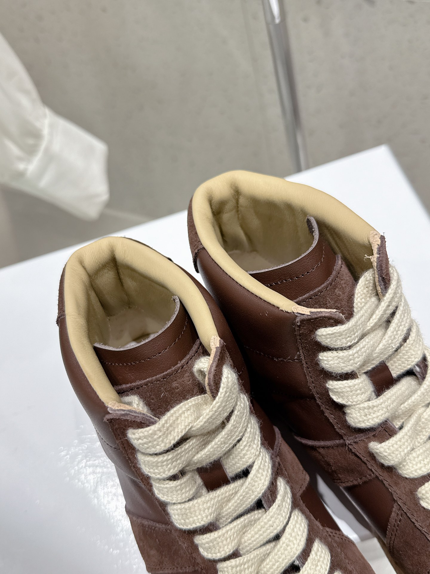 Maison Margiela MM6 High-Top Leather Sneakers Couple Casual Shoes 10 i1740395961 2549 4