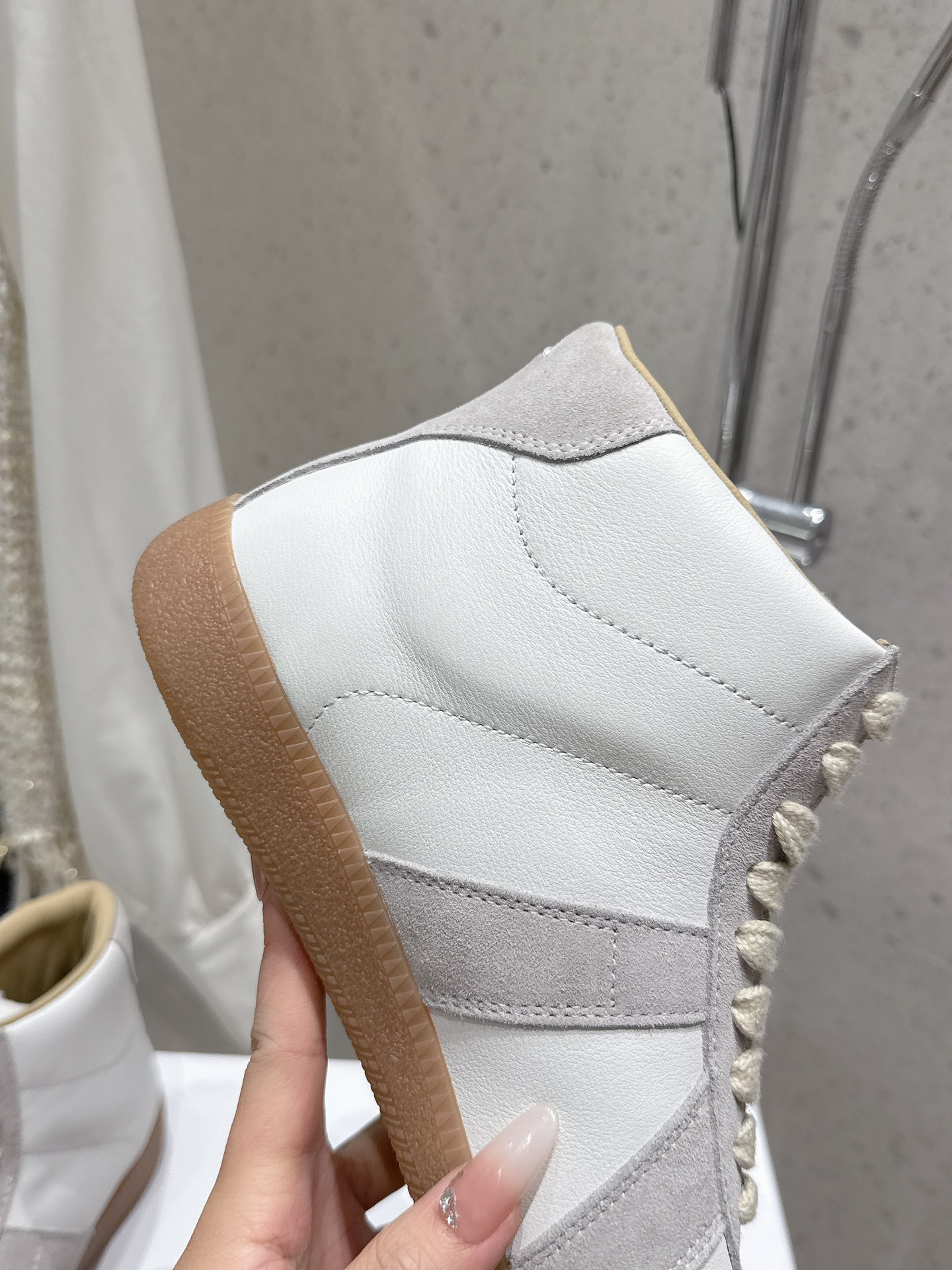 Maison Margiela MM6 High-Top Sneakers Leather & Suede Panelled Design 8 i1740396050 8589 4