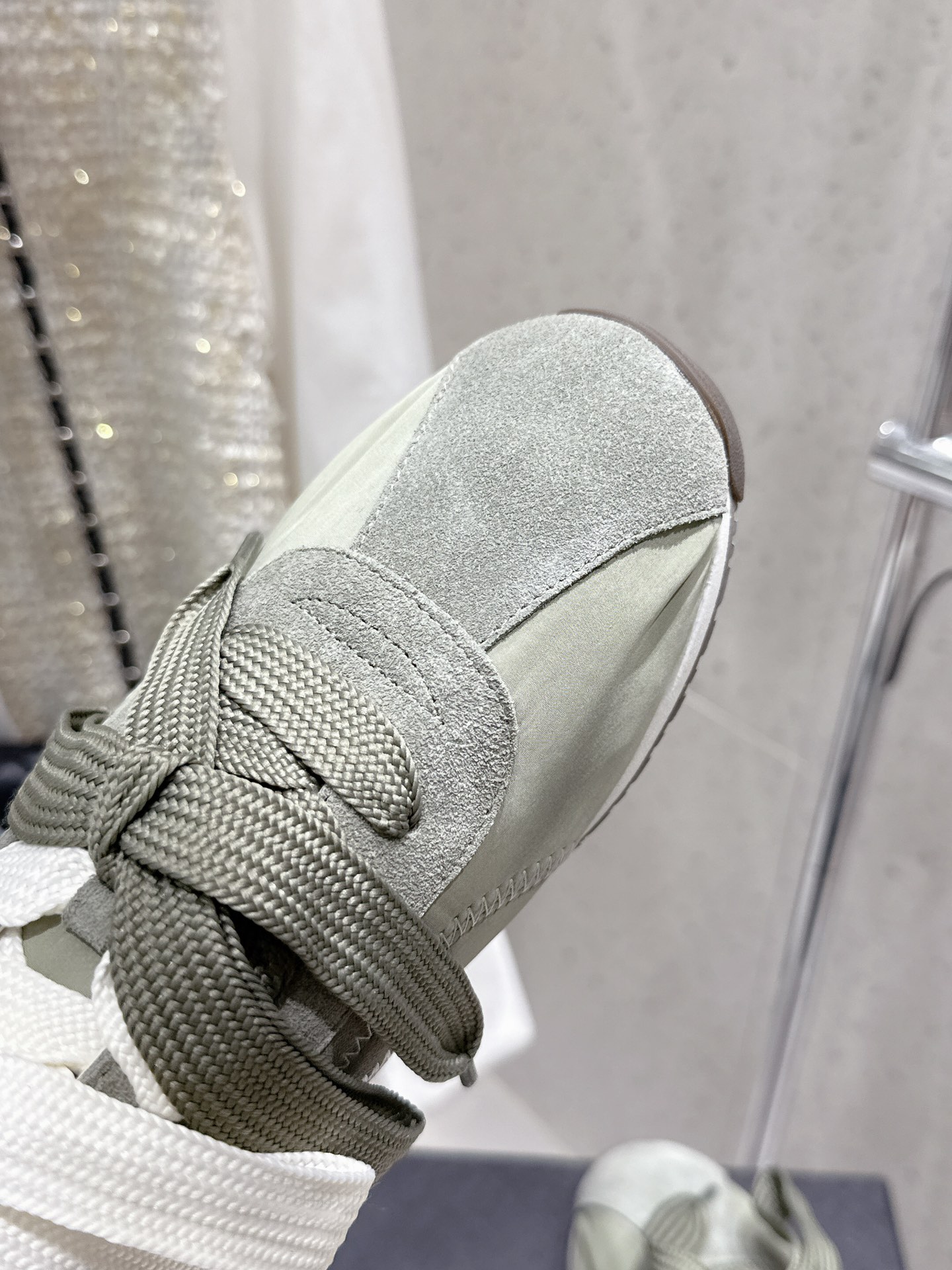 Onitsuka Tiger Fashion Leisure Sports Shoes: Comfort and Detail in Style - 图片 5