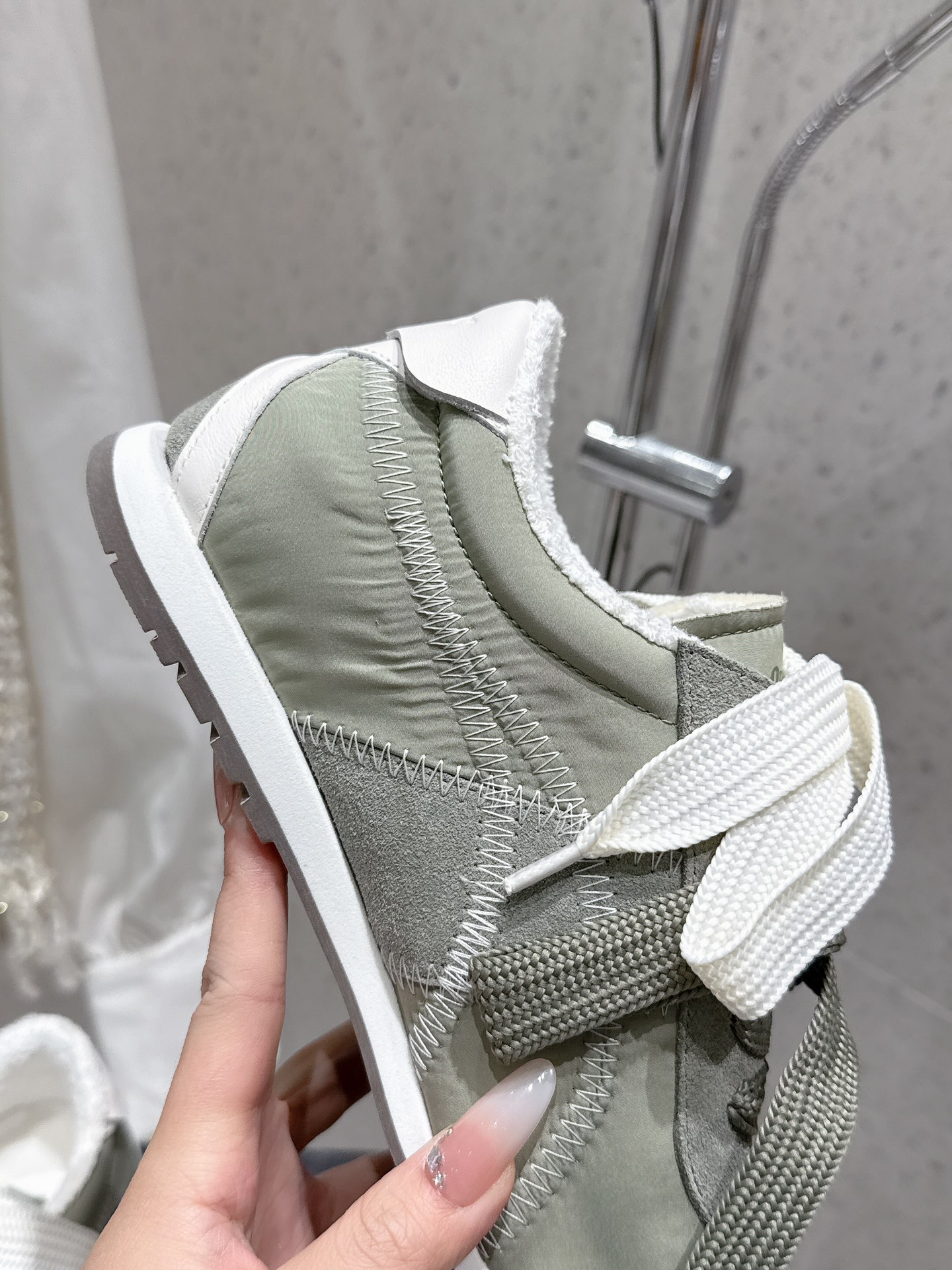 Onitsuka Tiger Fashion Leisure Sports Shoes: Comfort and Detail in Style - 图片 7