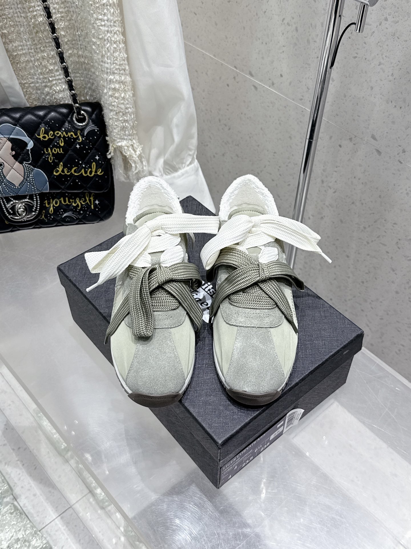Onitsuka Tiger Fashion Leisure Sports Shoes: Comfort and Detail in Style - 图片 9