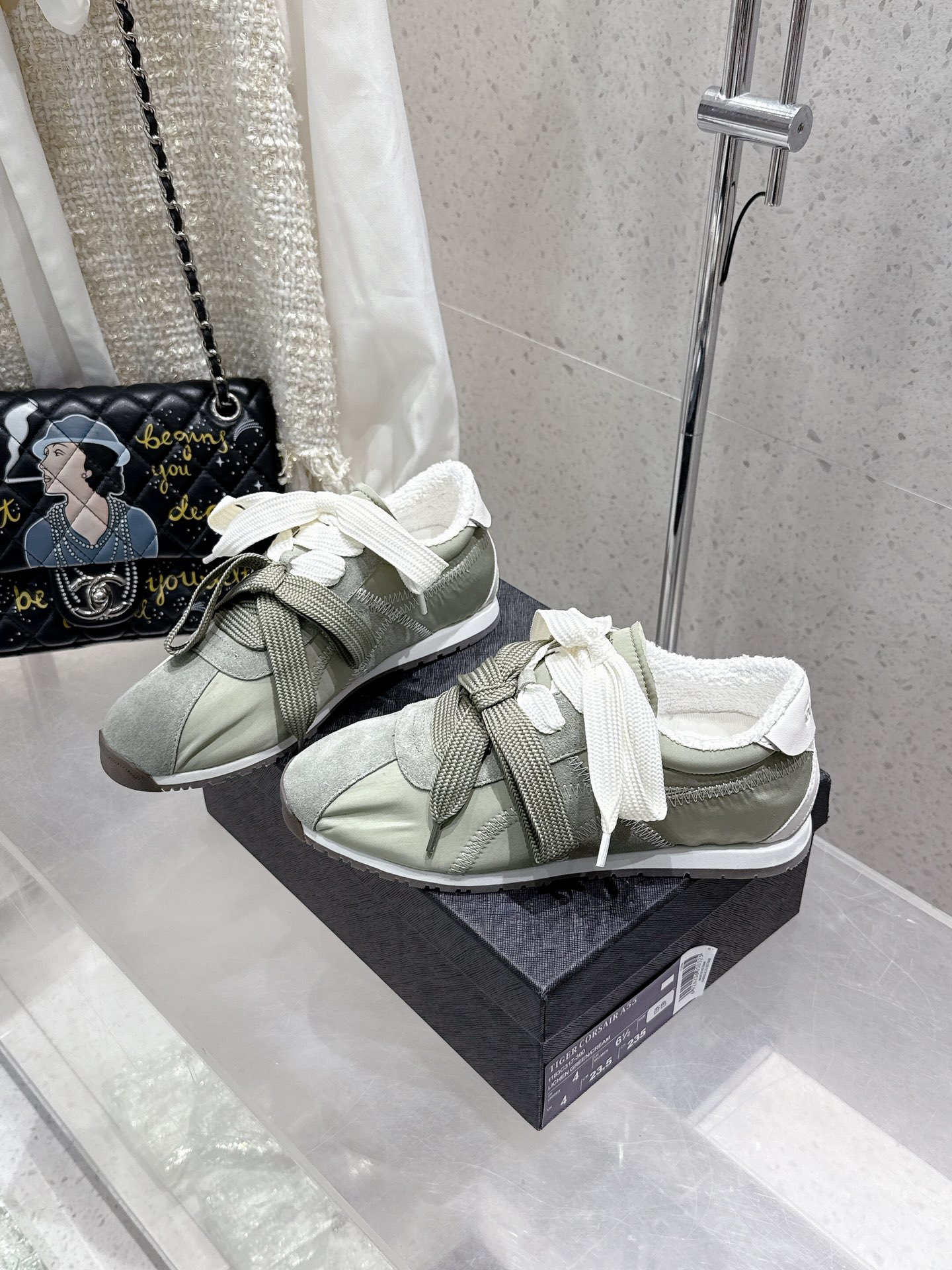 Onitsuka Tiger Fashion Leisure Sports Shoes: Comfort and Detail in Style