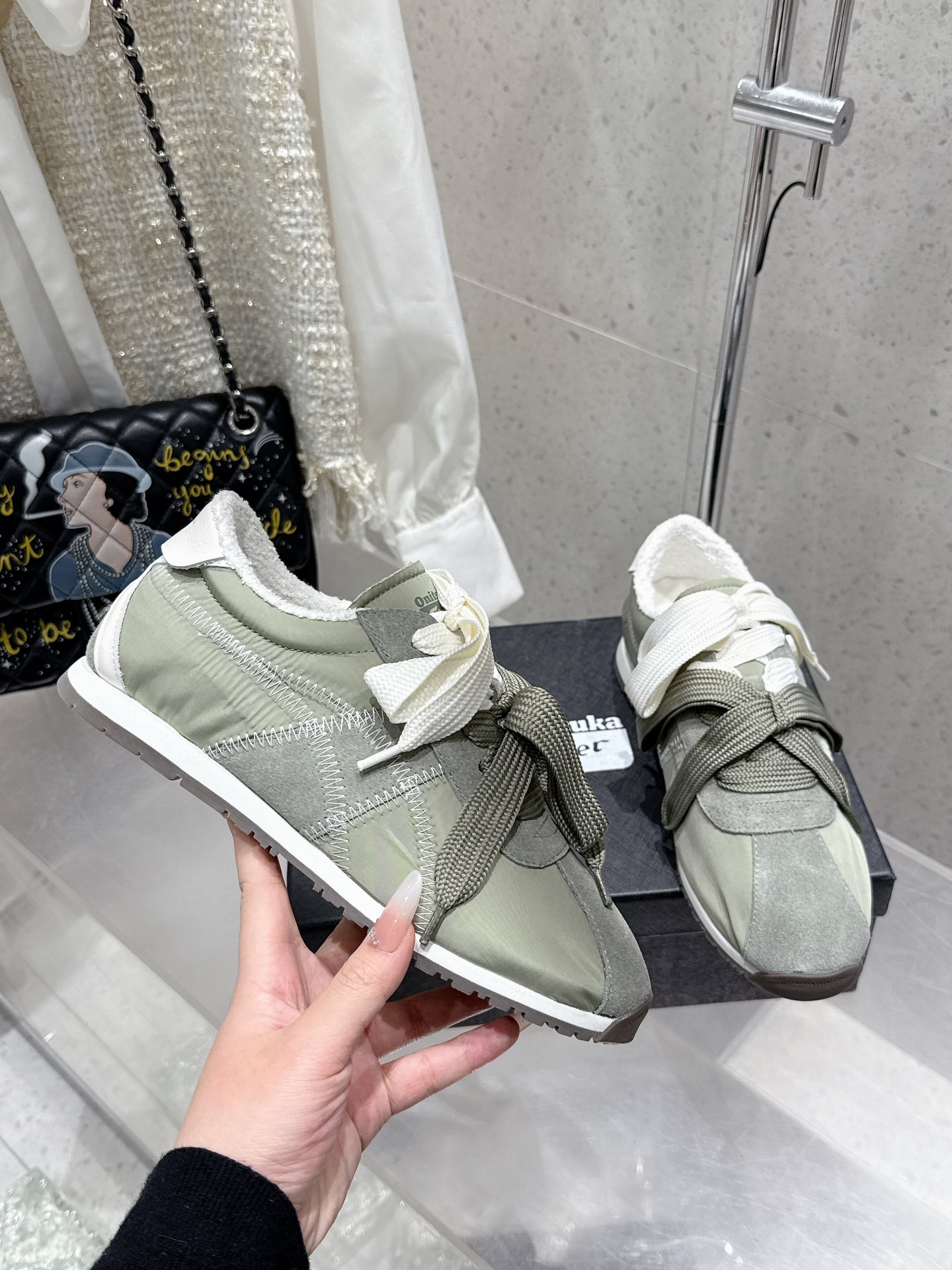 Onitsuka Tiger Fashion Leisure Sports Shoes: Comfort and Detail in Style - 图片 4