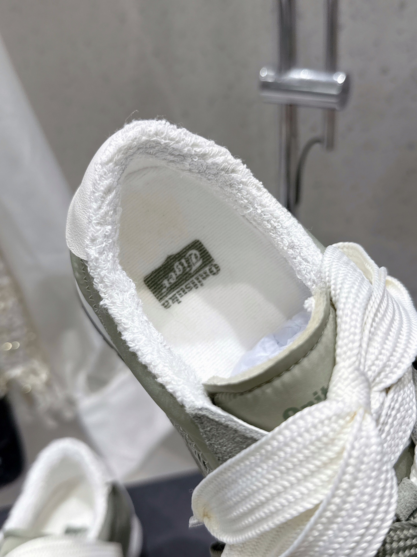 Onitsuka Tiger Fashion Leisure Sports Shoes: Comfort and Detail in Style - 图片 8