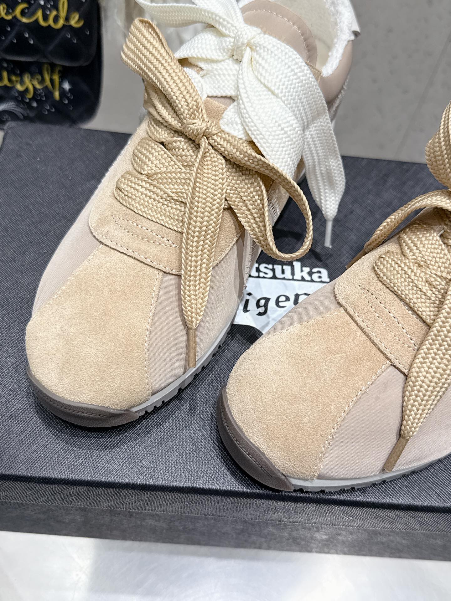 Onitsuka Tiger A55: Handmade Retro Sports Shoes with Comfort and Detail - 图片 6