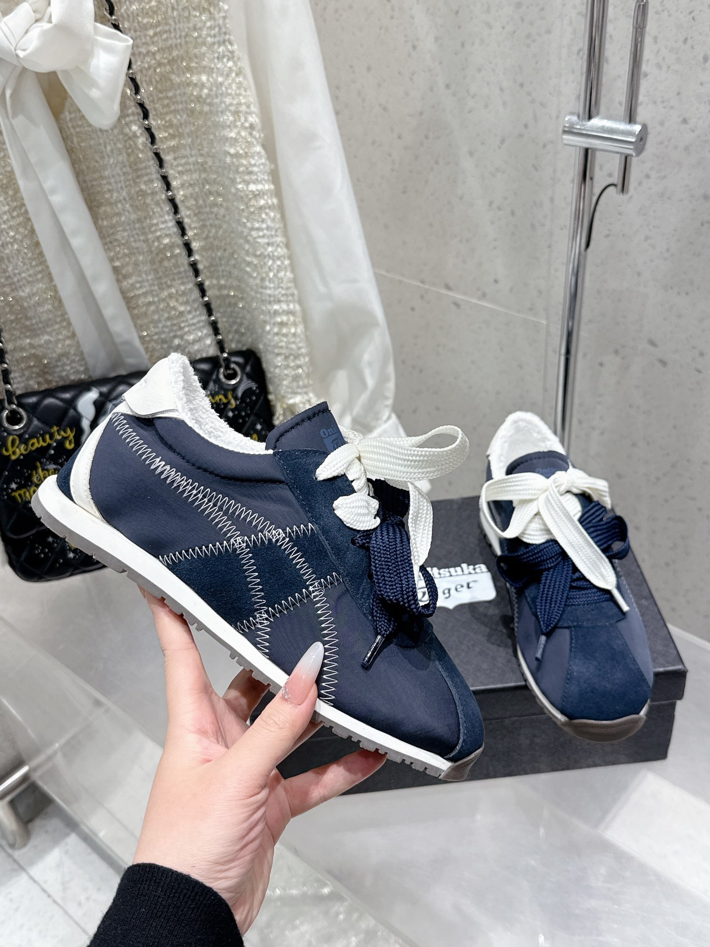 Onitsuka Tiger A55: Fashionable Leisure Sports Shoes with Handmade Perfection - 图片 4