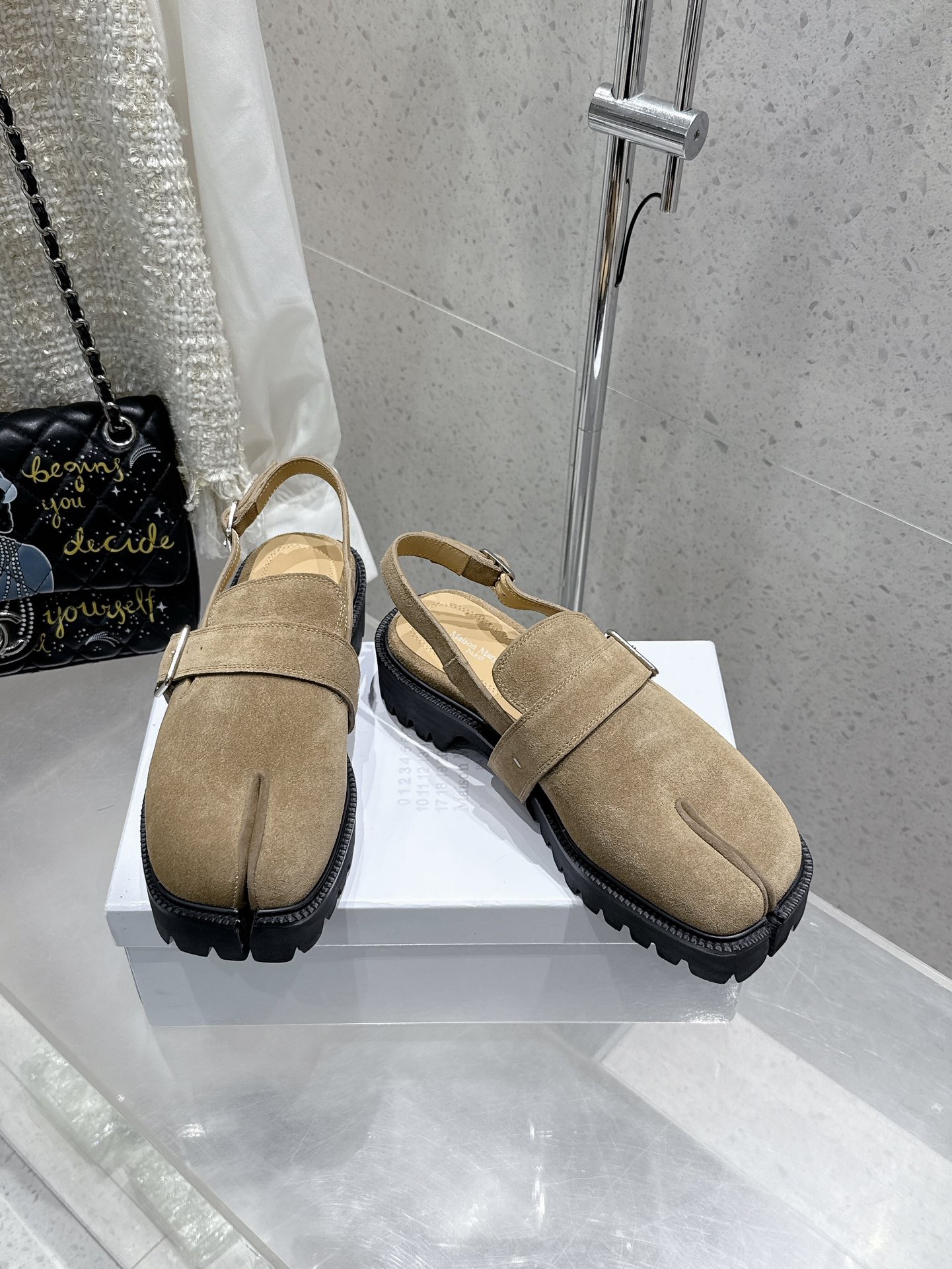 “Margiela MM6 Classic Toe Sandals: Original Import Oxin Shoes, Size 35-40” - 图片 3