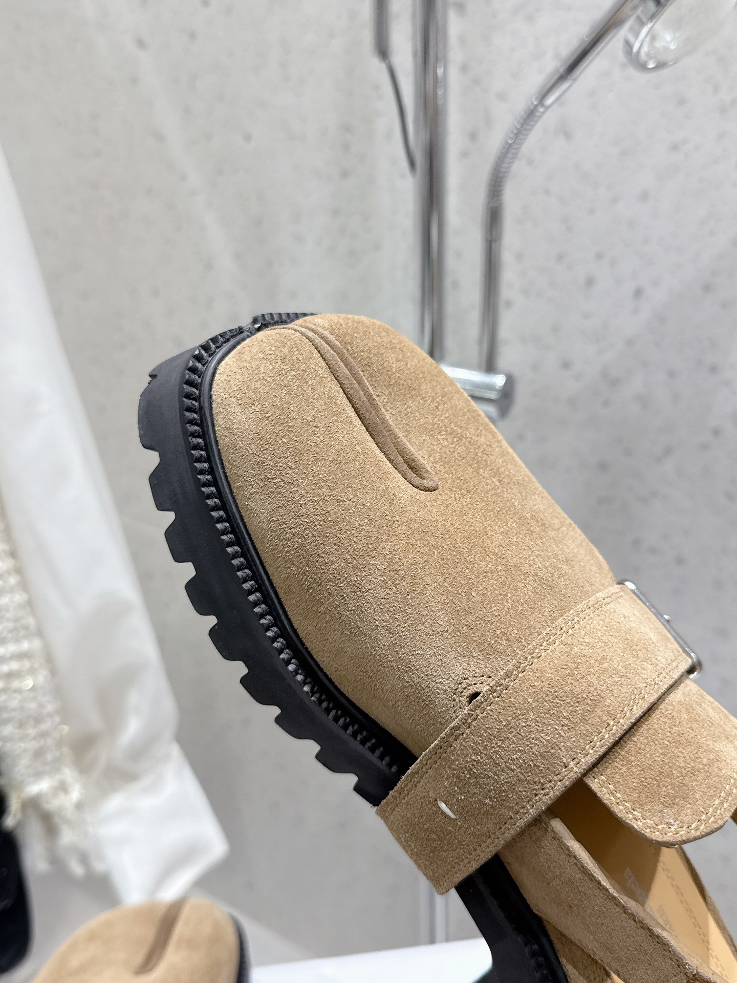 “Margiela MM6 Classic Toe Sandals: Original Import Oxin Shoes, Size 35-40” - 图片 6
