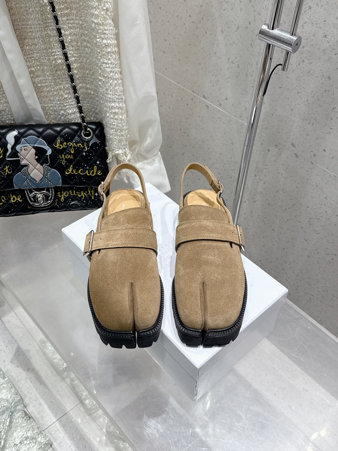 “Margiela MM6 Classic Toe Sandals: Original Import Oxin Shoes, Size 35-40”
