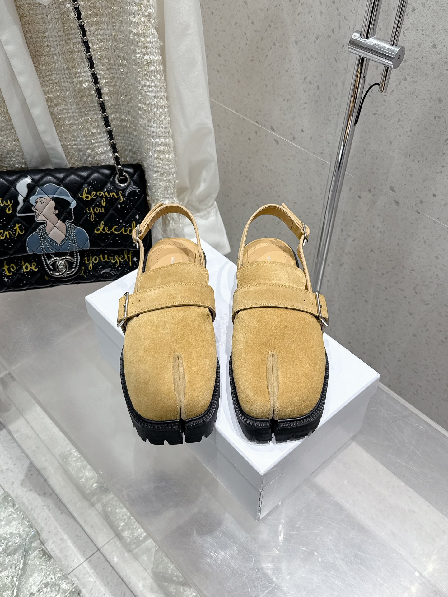 “Margiela MM6 Classic Toe Sandals: Original Import Oxin Shoes, Size 35-40”