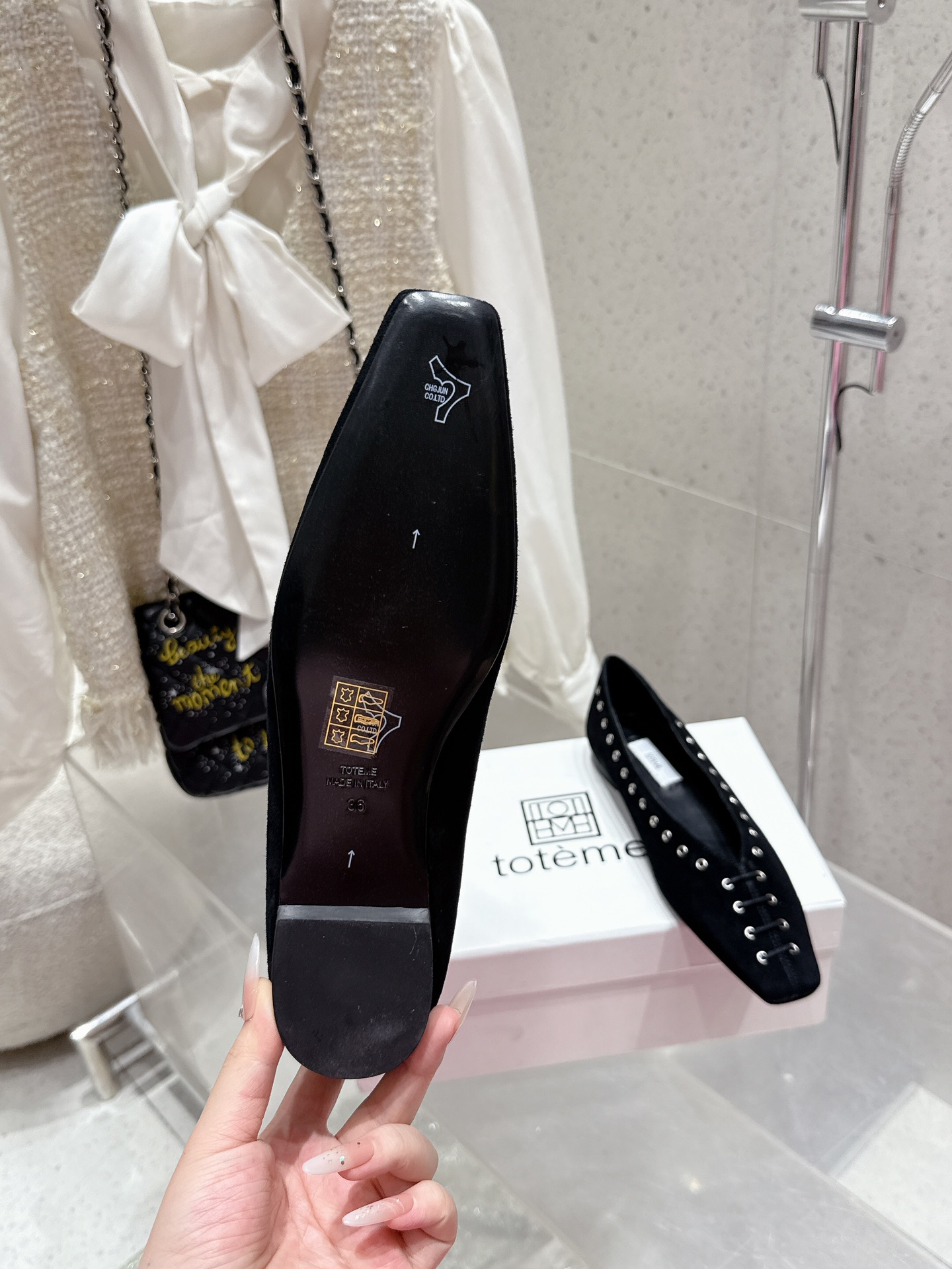 Toteme 2025/ss Mono-Shoes: Italian Cosmopolitan Style with Quality Skins and Sheepskin Lining - 图片 9