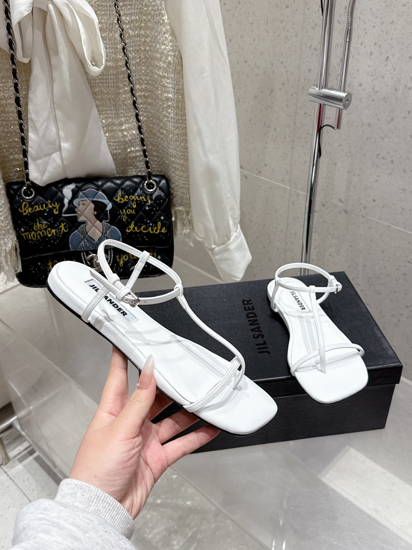 Jil Sander’s Summer Sandals: High-Quality, Classic Design, Comfortable, Sheepskin Lining. - 图片 5