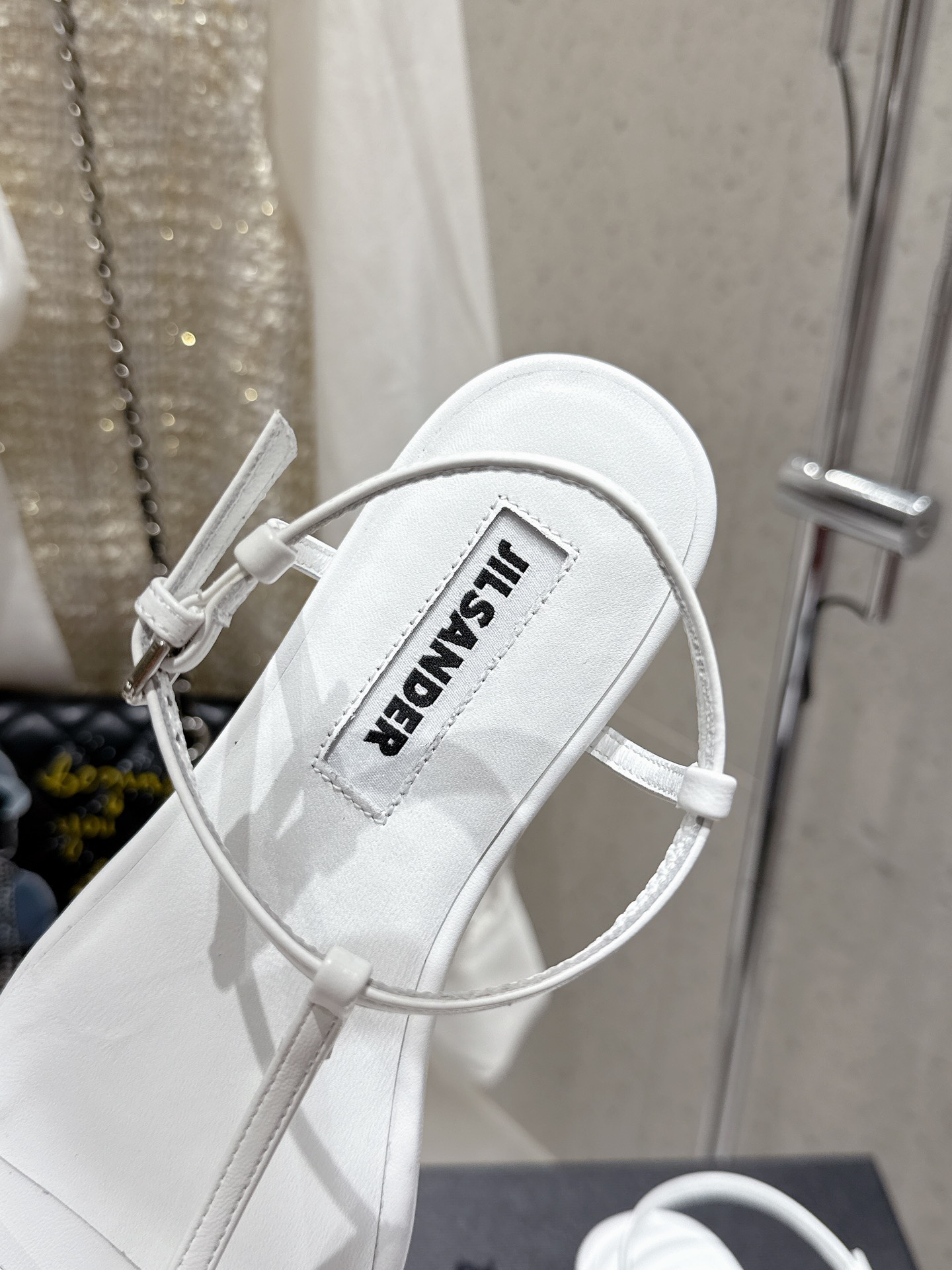Jil Sander’s Summer Sandals: High-Quality, Classic Design, Comfortable, Sheepskin Lining. - 图片 8