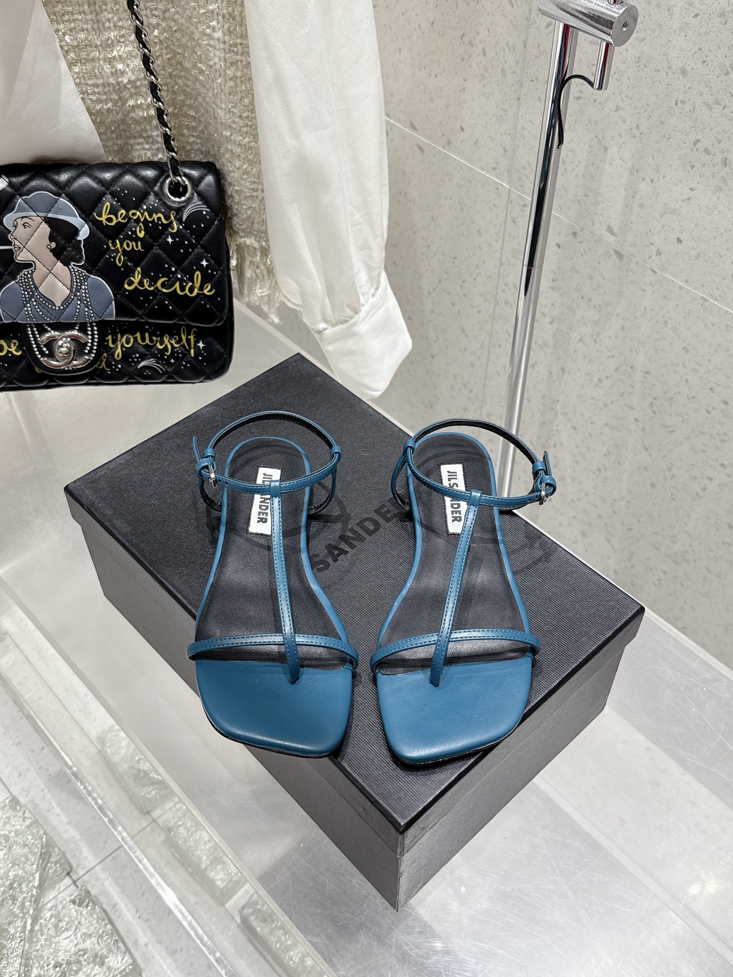 Jil Sander’s High-Quality Summer Sandals: Classic Design with Superior Comfort. - 图片 1