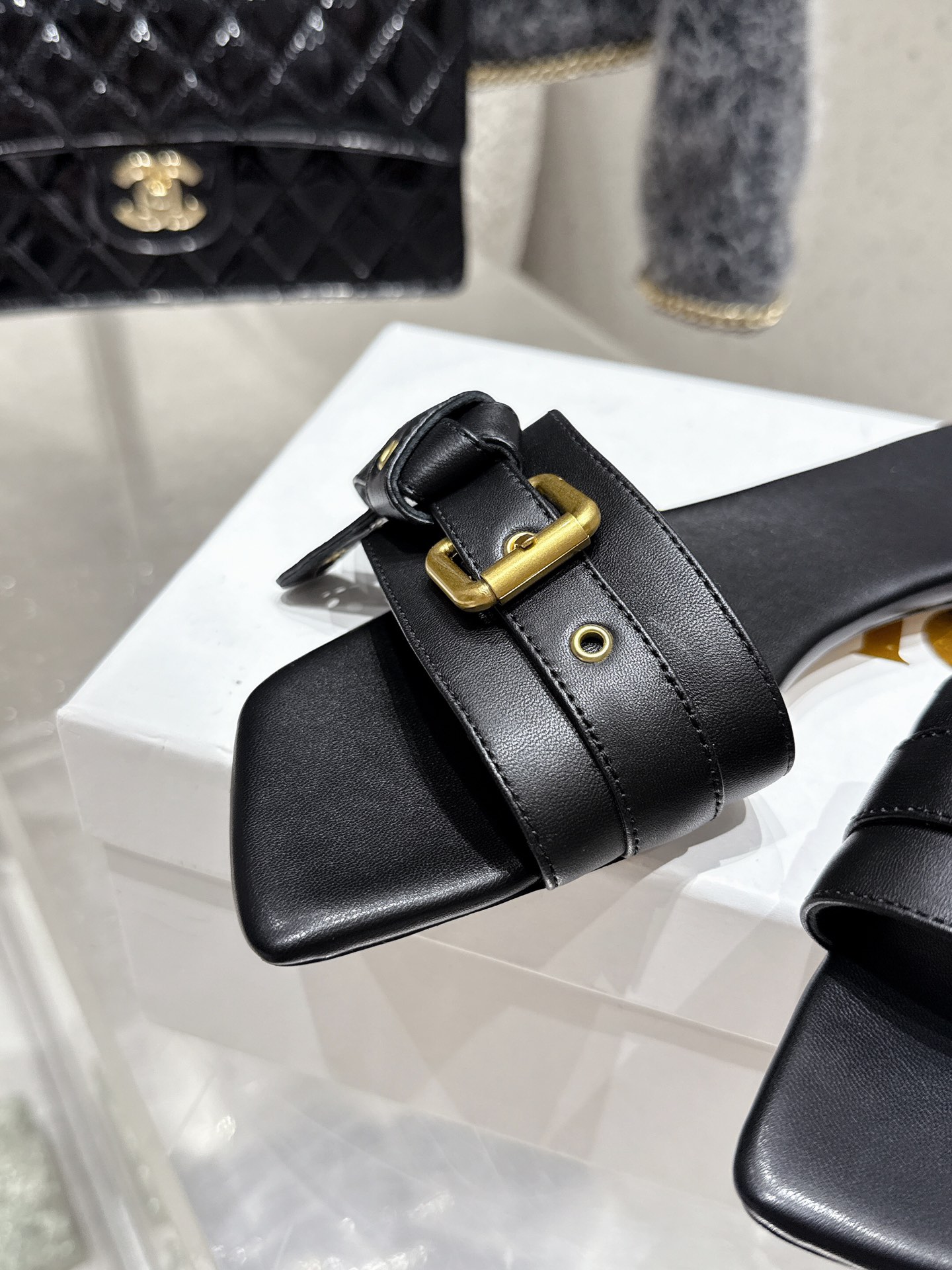 New Great Butterflies Tie Flat-Bed Slippers: Classic Fashion Beauty in 648 Collection - 图片 6
