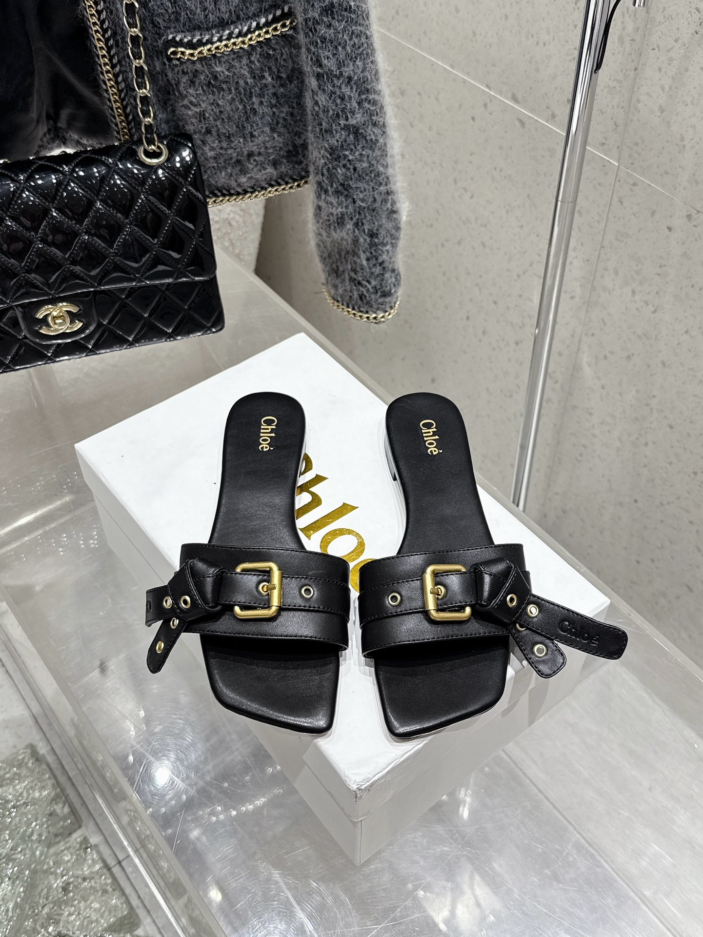 New Great Butterflies Tie Flat-Bed Slippers: Classic Fashion Beauty in 648 Collection - 图片 1