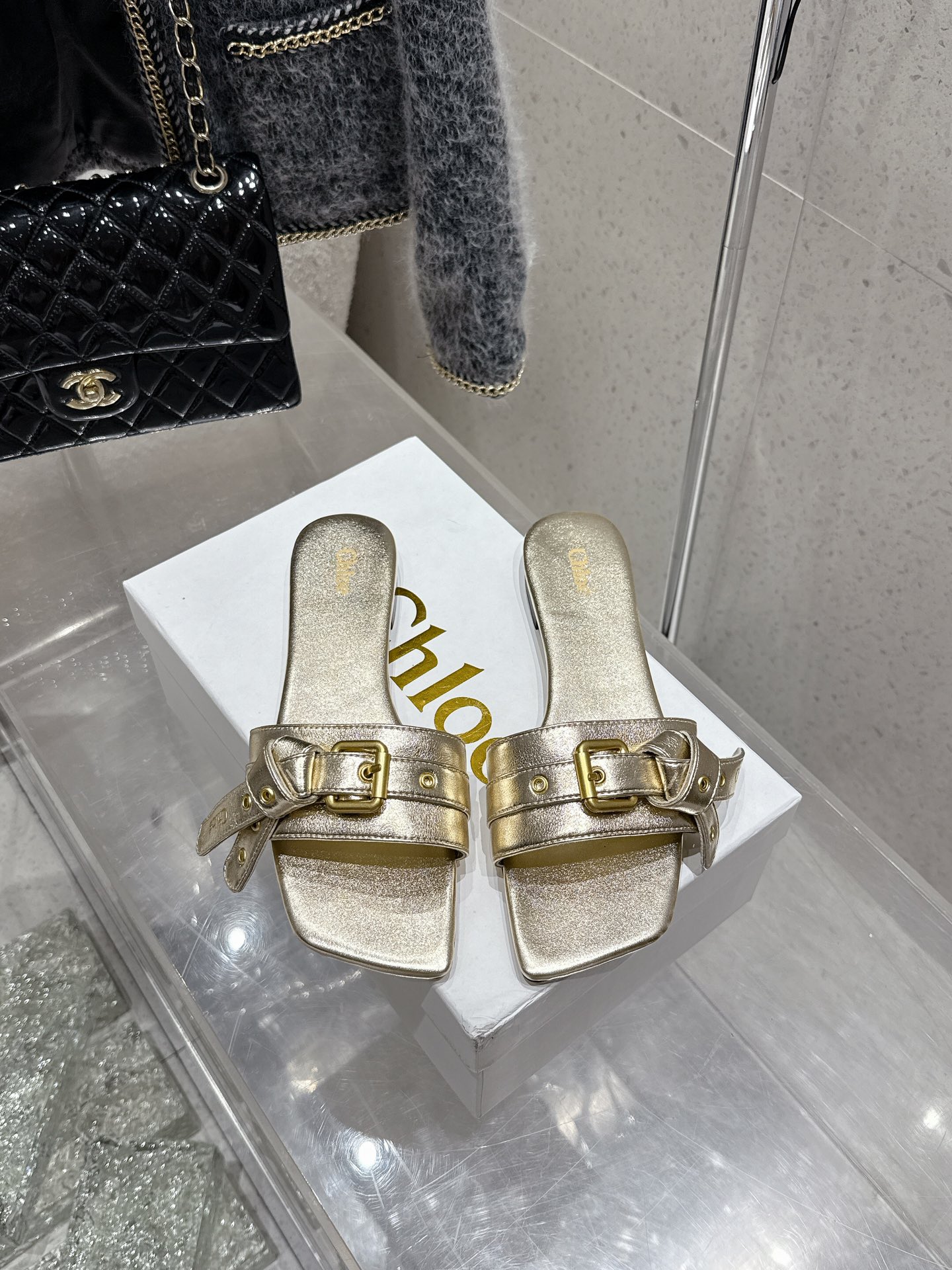 New Great Butterflies Tie: Chloe Chloe Fashion Slippers Review