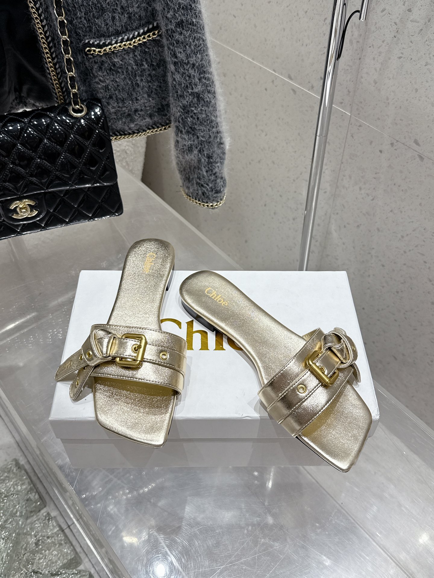 New Great Butterflies Tie: Chloe Chloe Fashion Slippers Review - 图片 3