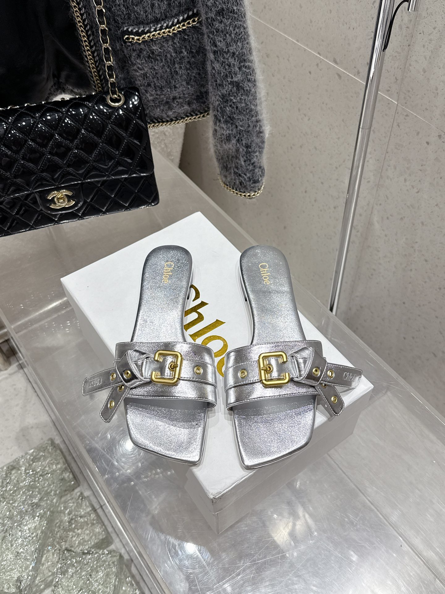 New Great Butterflies Tie Flat-Bed Slippers: Classic Fashion Beauty in Style