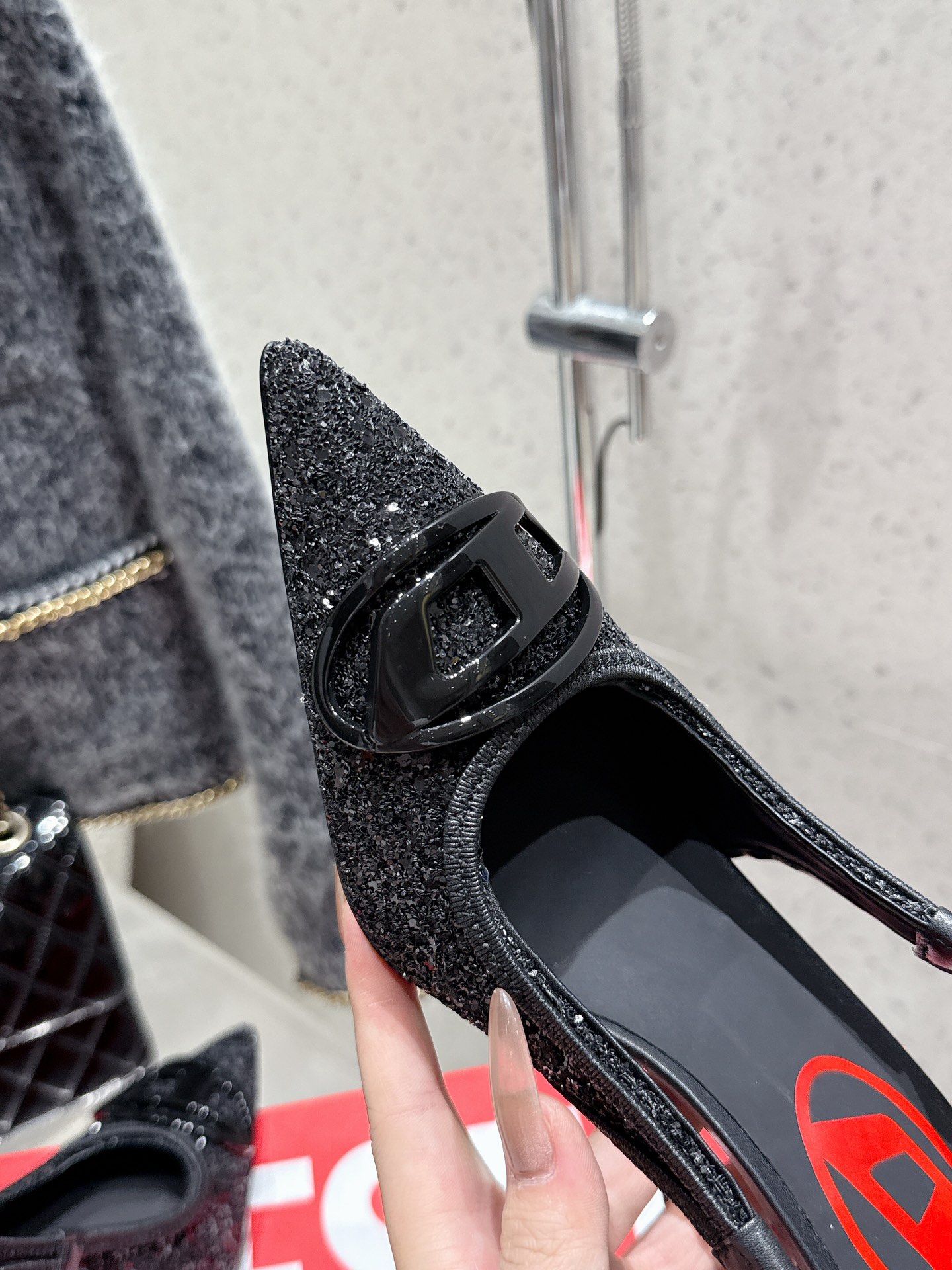 Fashion Review: Diesel’s 625 Collection of Pointy Heeled Sandals - 图片 5