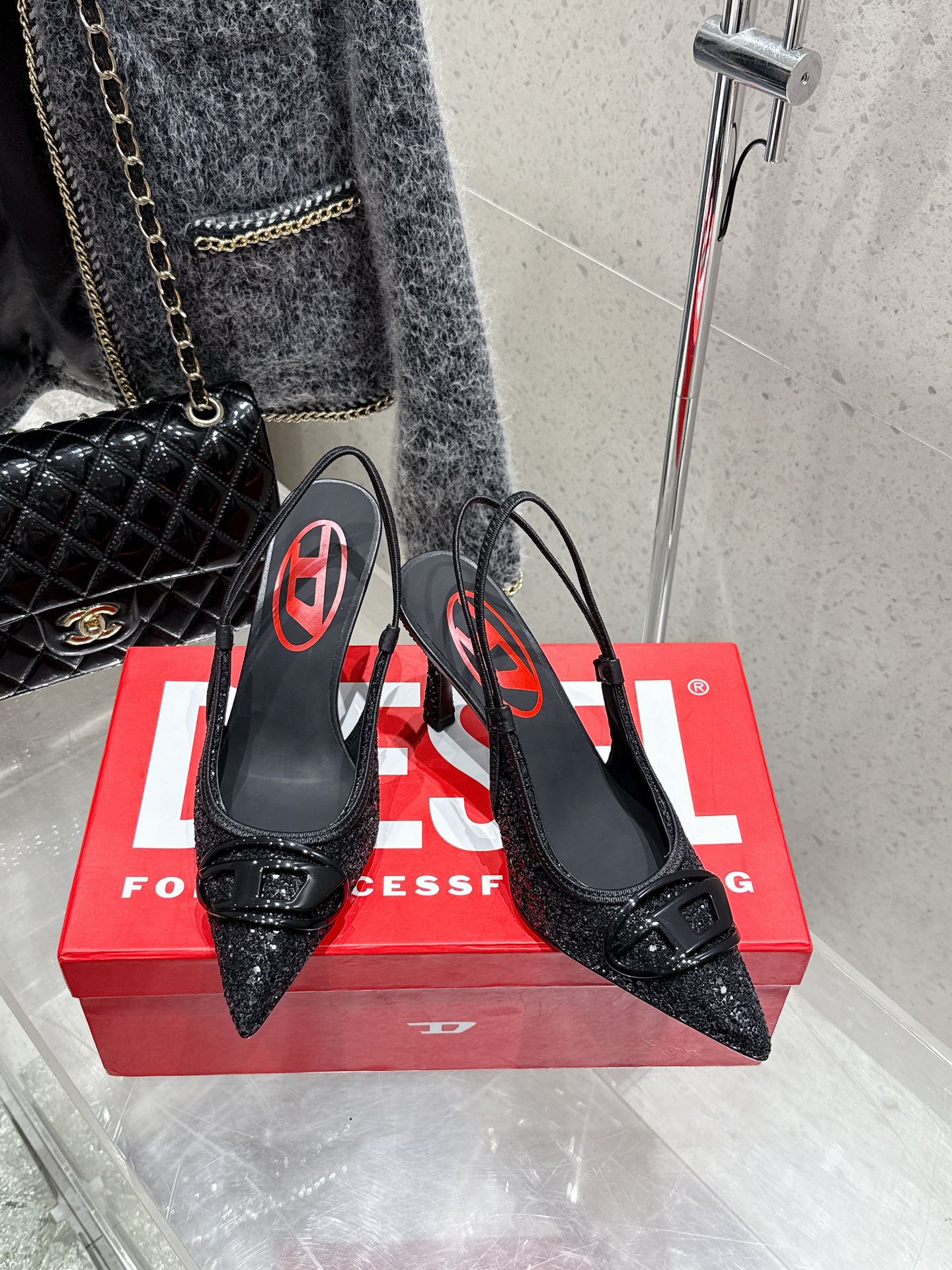 Fashion Review: Diesel’s 625 Collection of Pointy Heeled Sandals - 图片 2