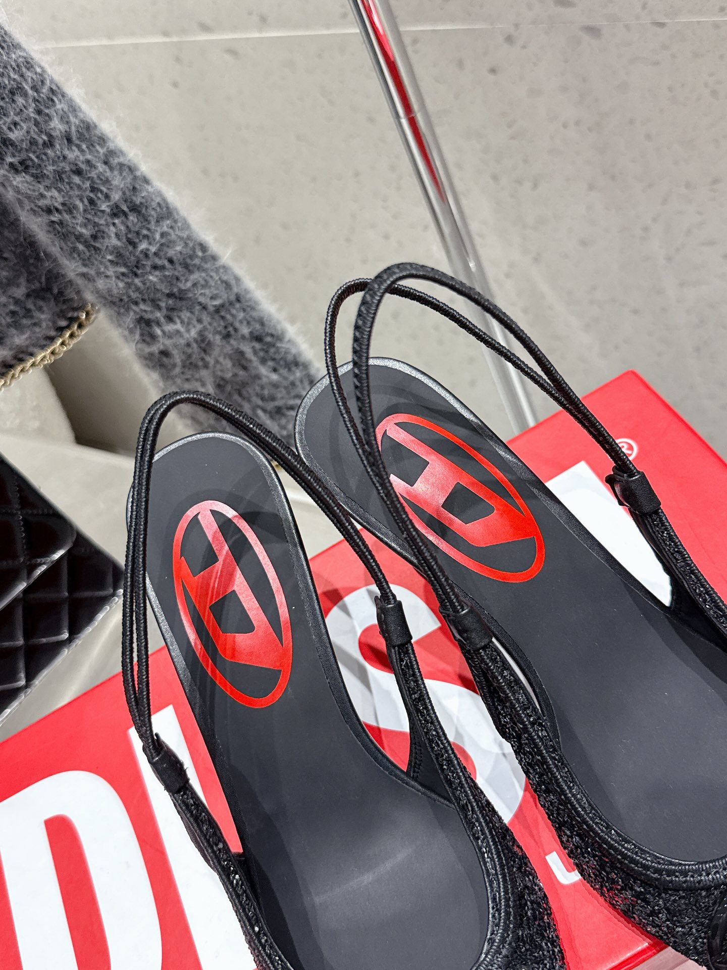 Fashion Review: Diesel’s 625 Collection of Pointy Heeled Sandals - 图片 6