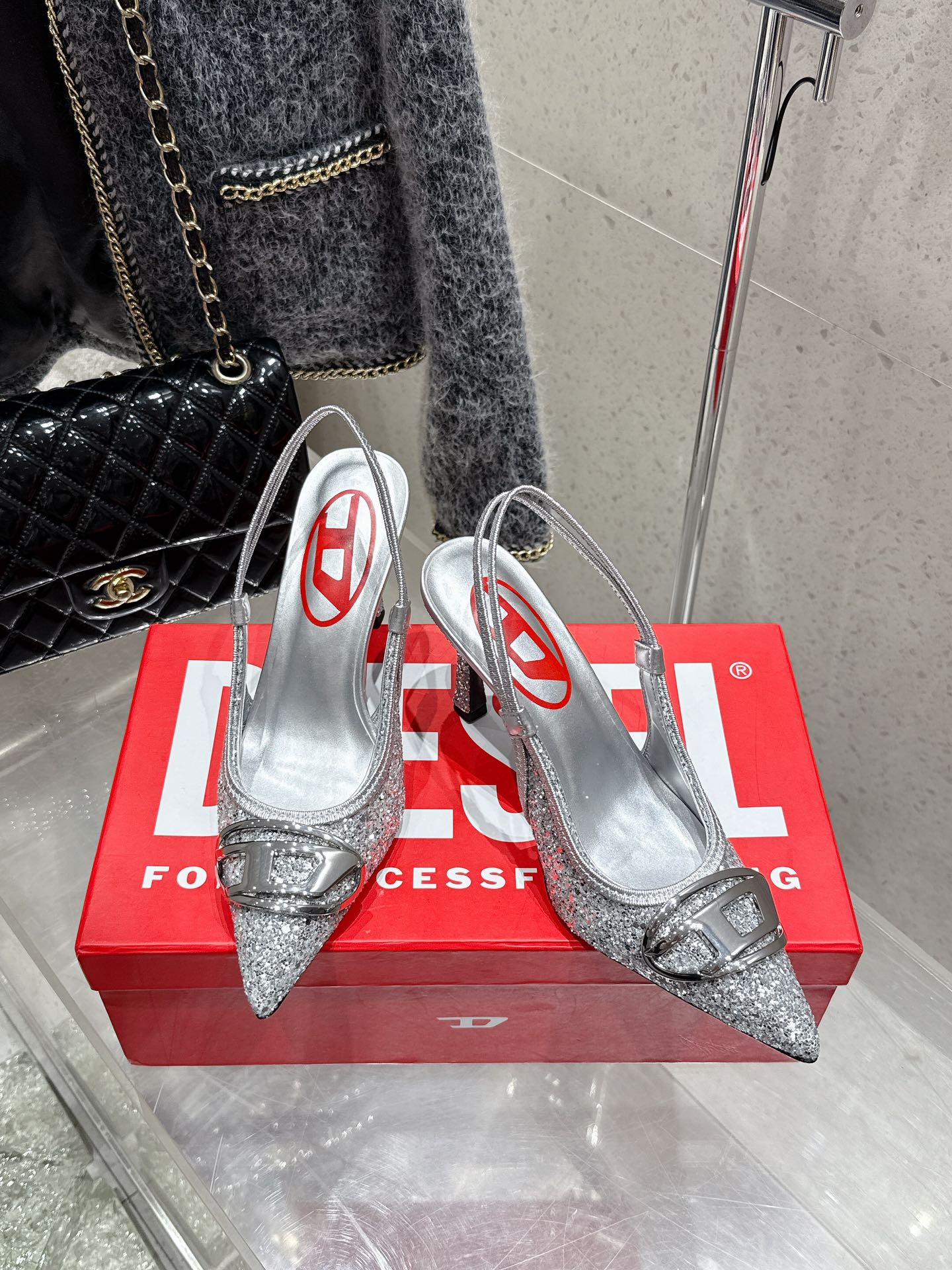 Top-level Diesel Sandals: Oxen Skins, Custom Fabrics, D-Word Logo, 8.5cm Heels - 图片 2