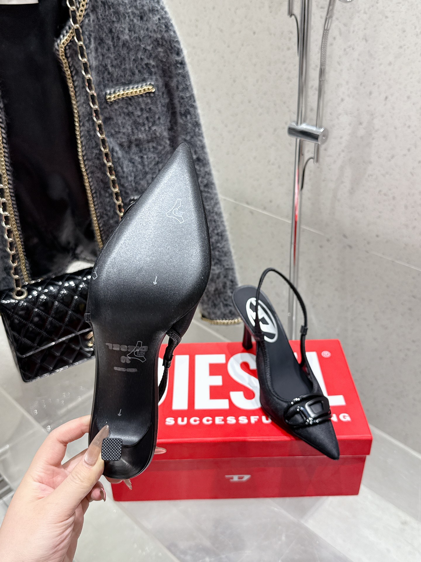 Fashion Review: Diesel’s Stylish Pointy Sandals with Custom Details - 图片 8