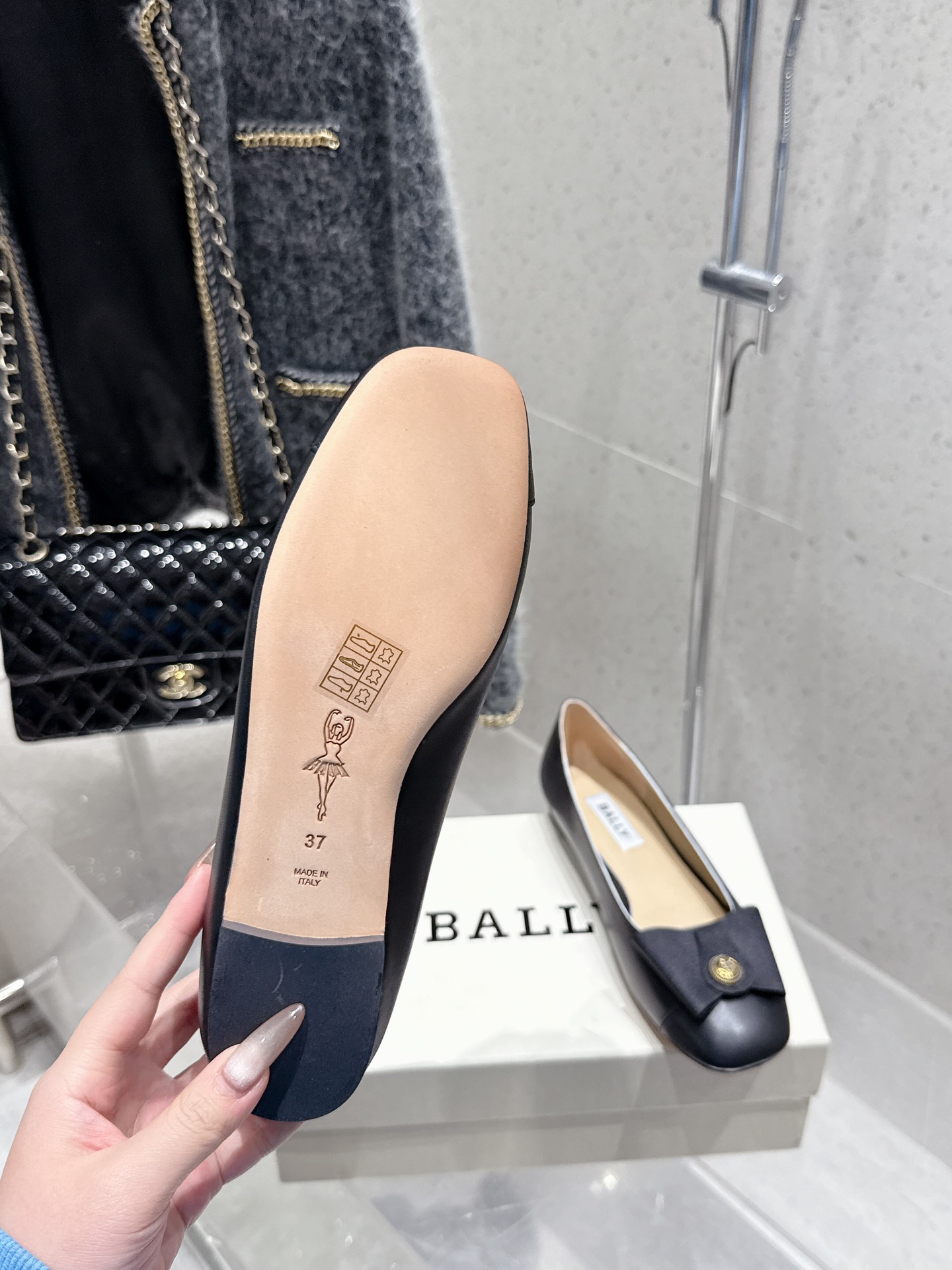 Bally Women's Flat Leather Loafer with Bow Accent - Elegant Comfort 10 i1744186650 8901 7