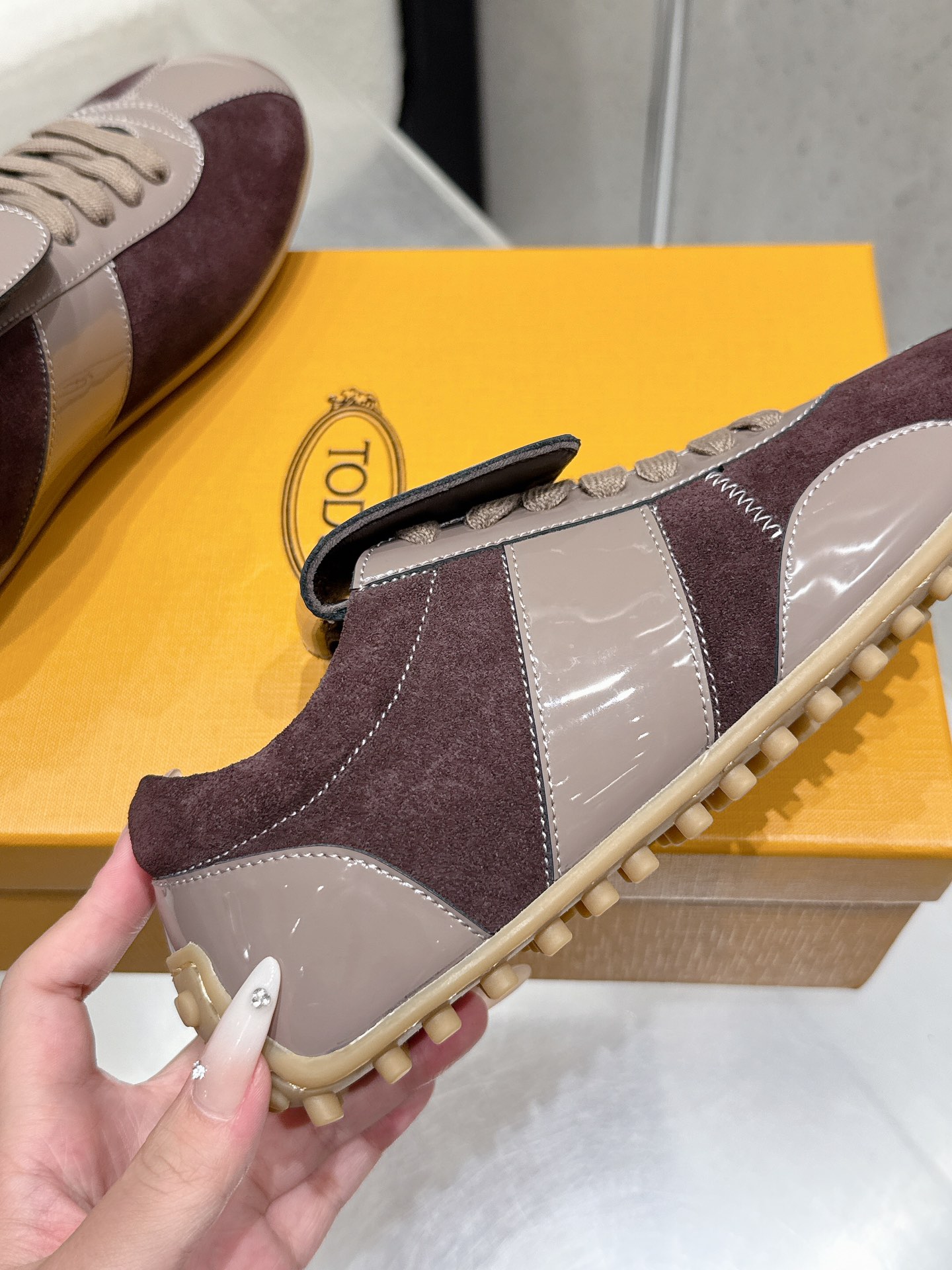 “High-end German Sneakers with Custom Leather, 750 Units Produced” - 图片 8