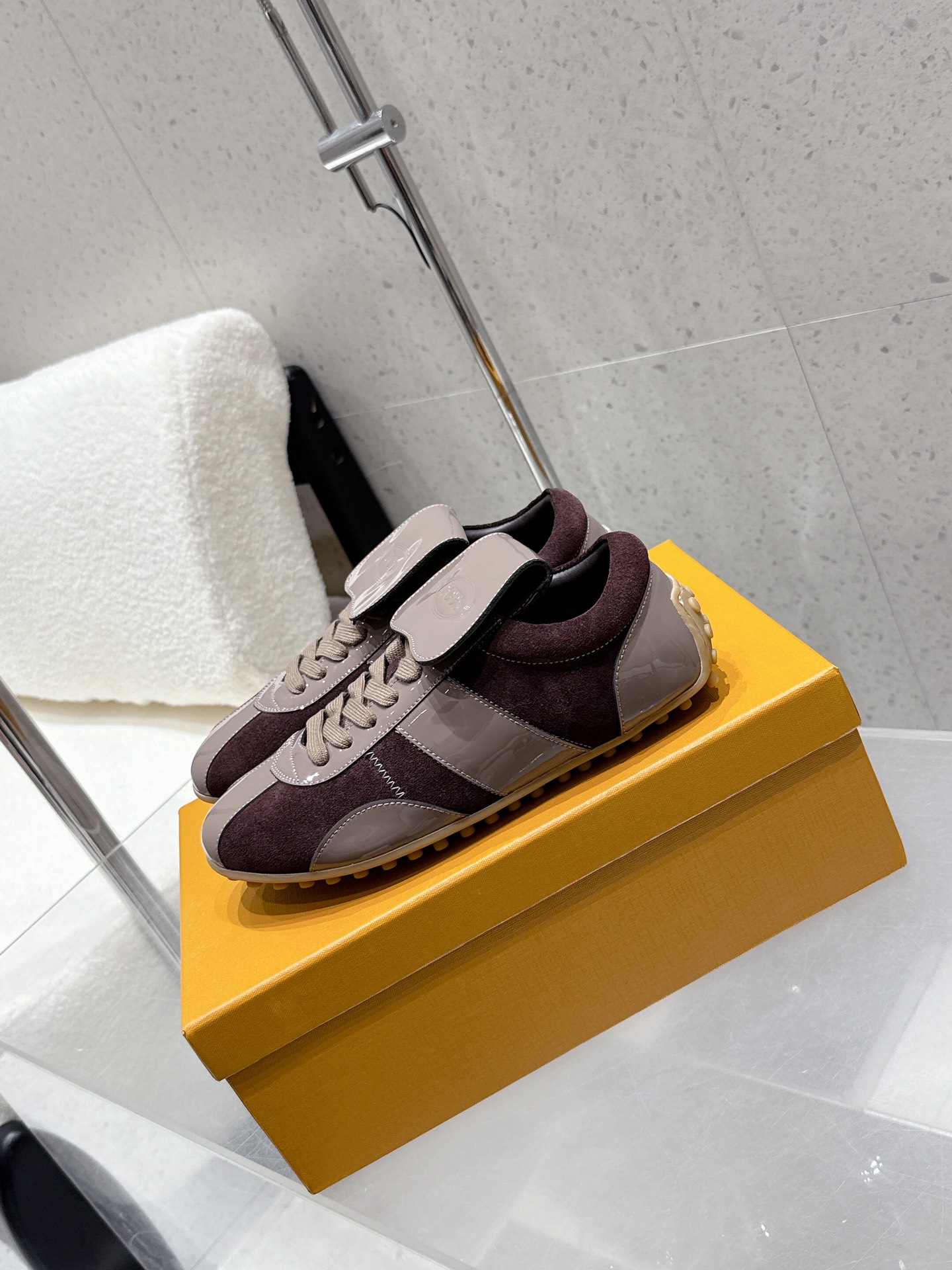 “High-end German Sneakers with Custom Leather, 750 Units Produced” - 图片 4