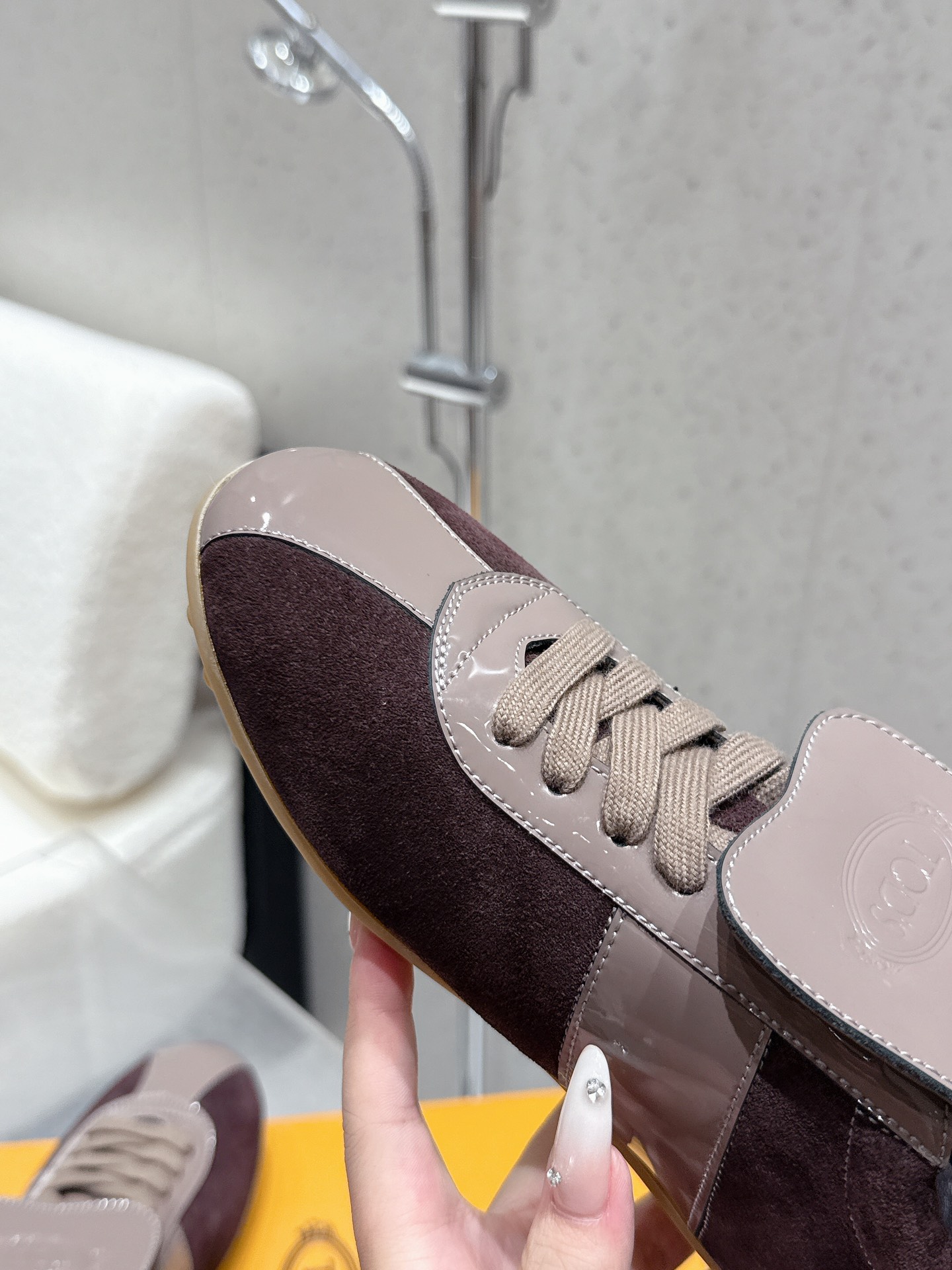 “High-end German Sneakers with Custom Leather, 750 Units Produced” - 图片 6