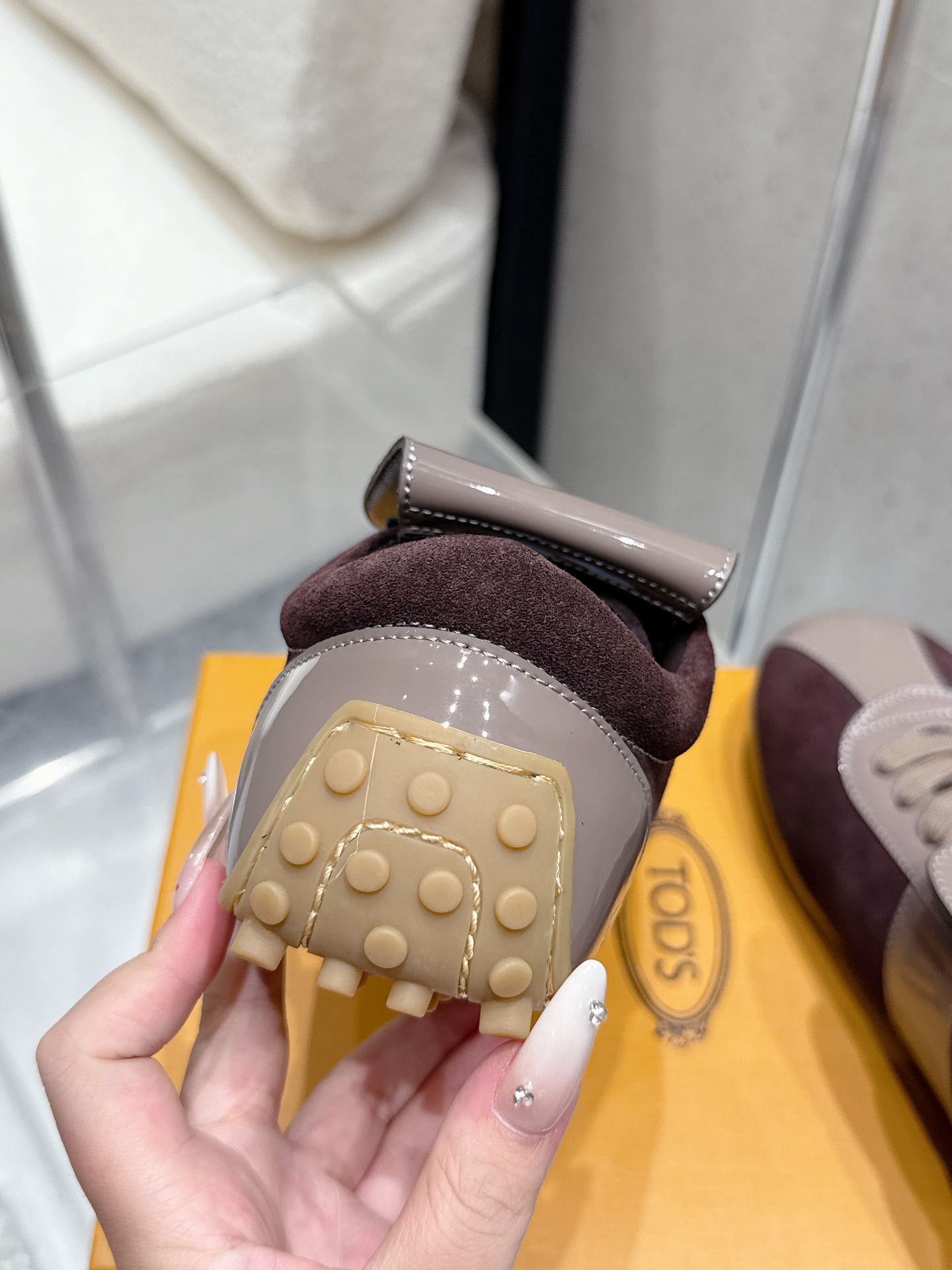 “High-end German Sneakers with Custom Leather, 750 Units Produced” - 图片 7