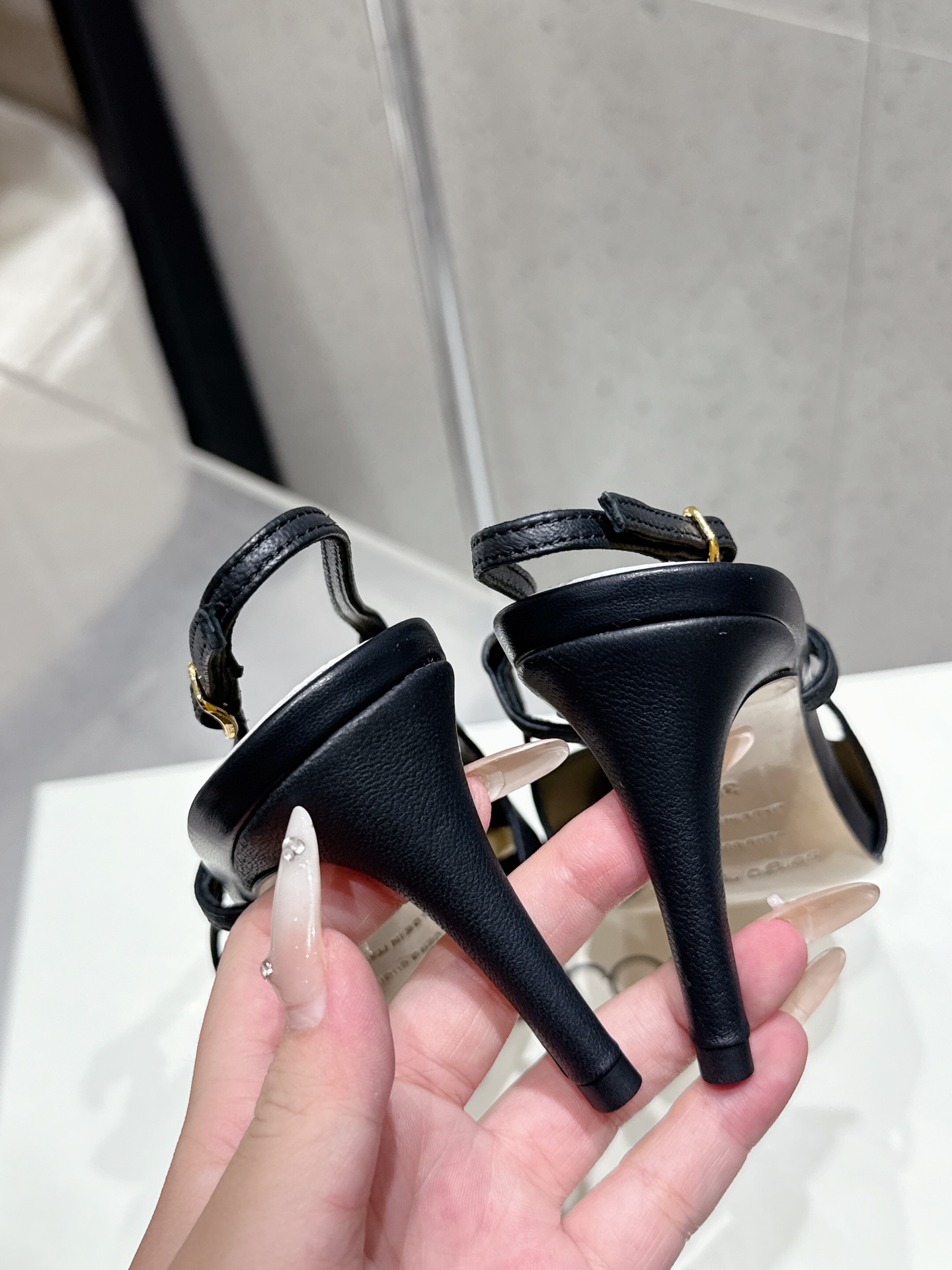 Italian Sergio Rossi Gold Cut-In Sandals: Elegant 25-Year-Old Gold Tablet Shoes - 图片 6