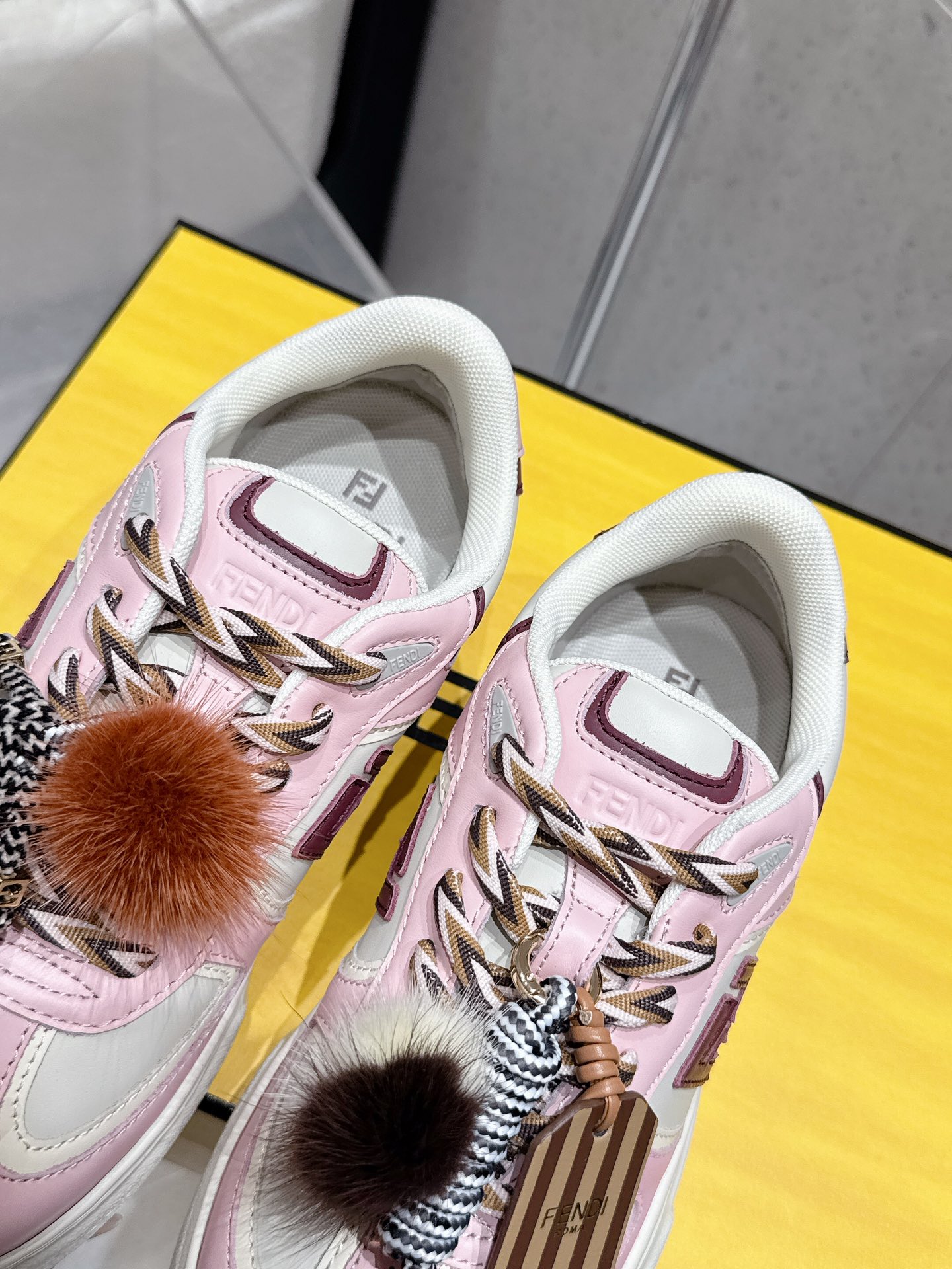 Title: Fendi-Fendy Match 25 Belt Sneakers Review: Features, Design, and Materials - 图片 8