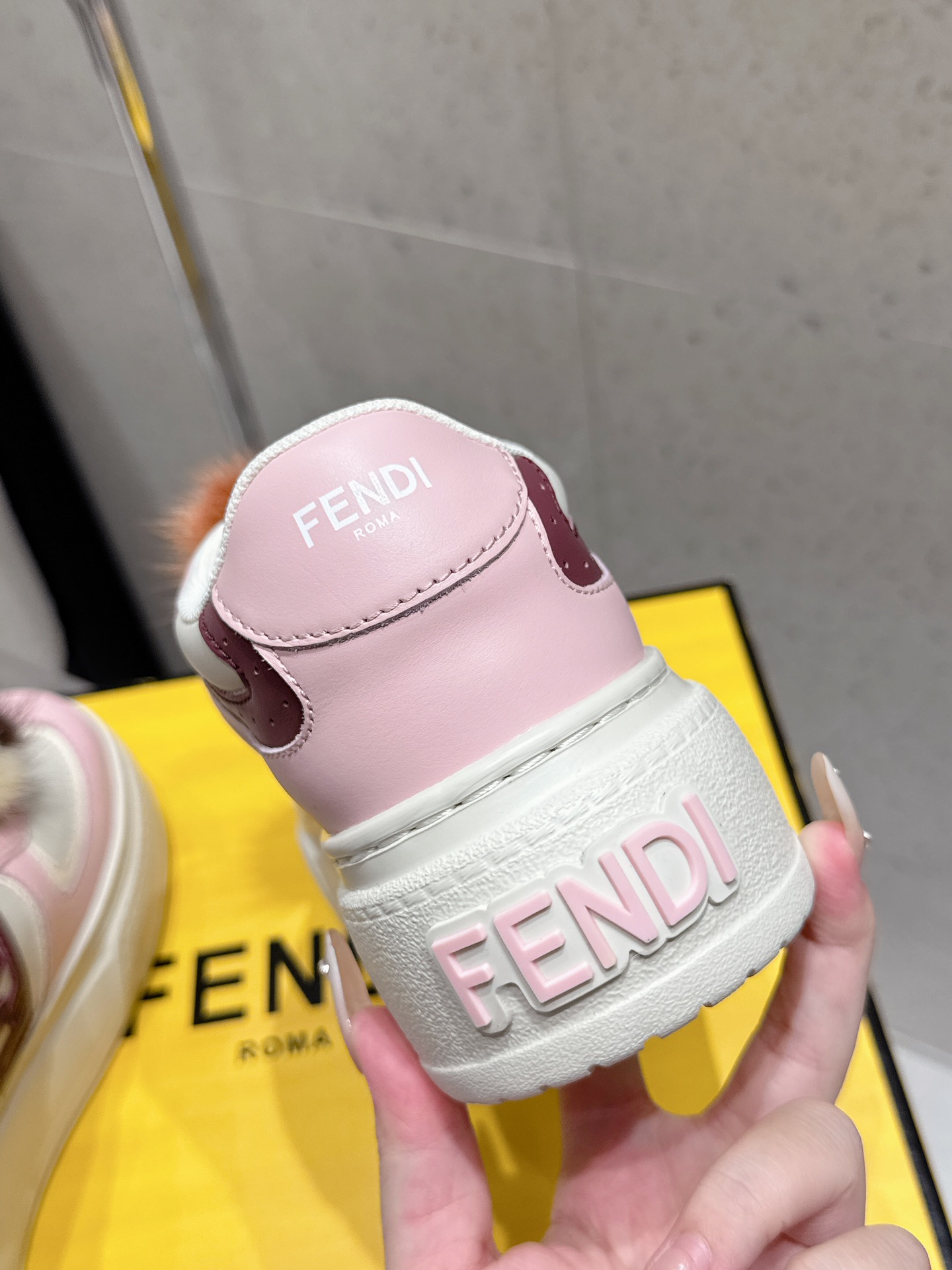 Title: Fendi-Fendy Match 25 Belt Sneakers Review: Features, Design, and Materials - 图片 6