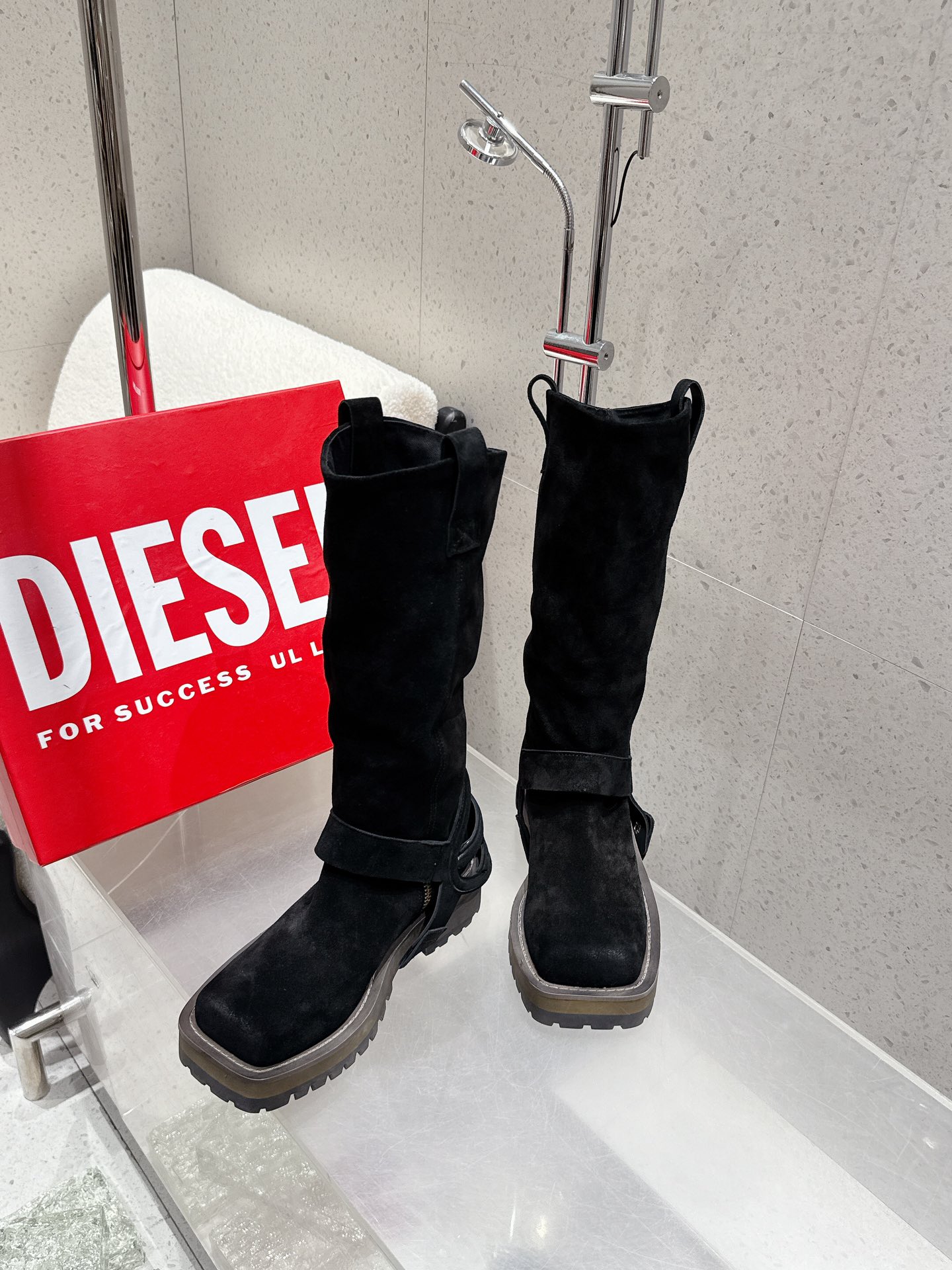 “1152Diesel 25ss High-Quality Prototype Aluminum Shoes with Sheepskin Lining and 5cm Heels” - 图片 2